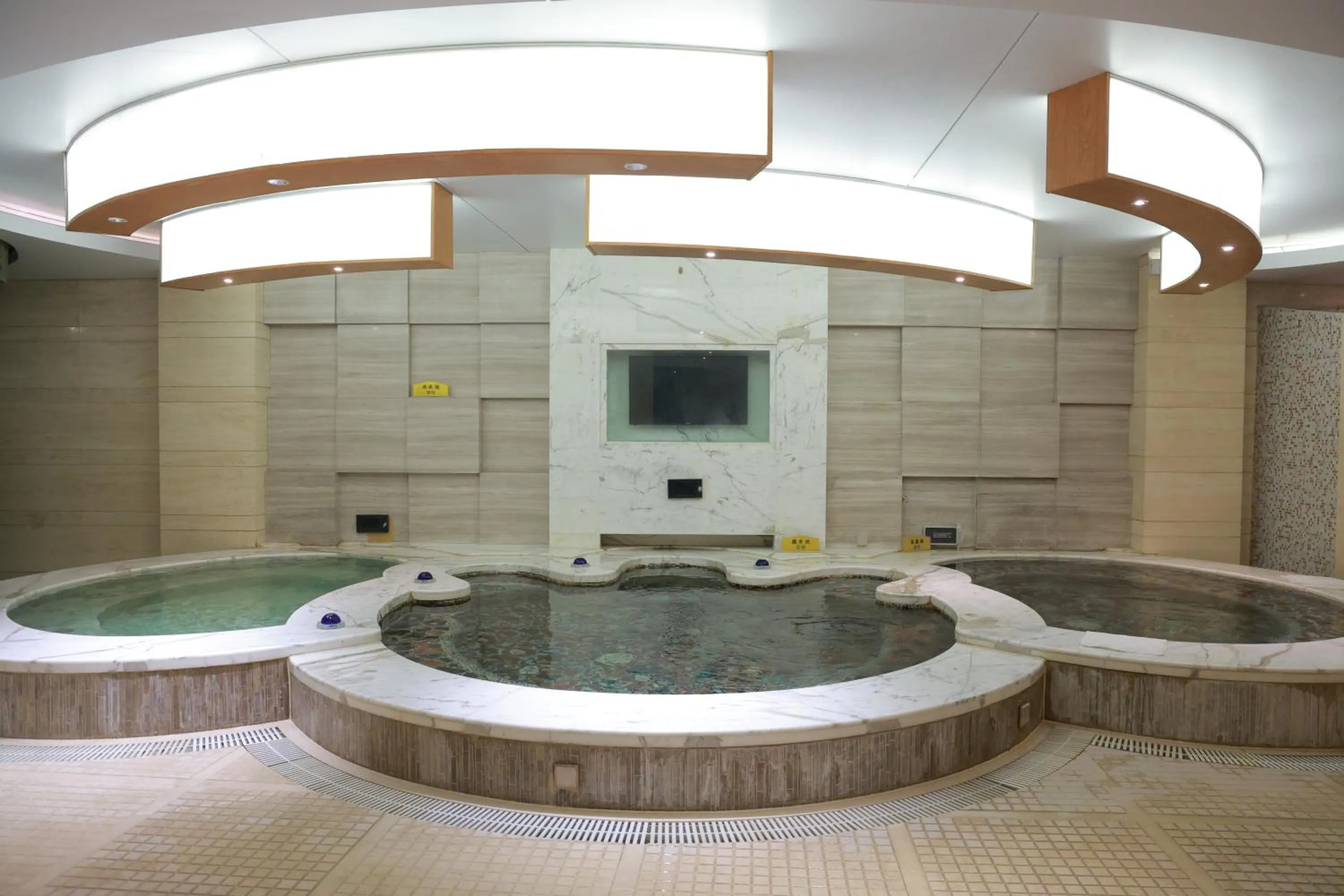 Entertainment in Wyndham Qingdao