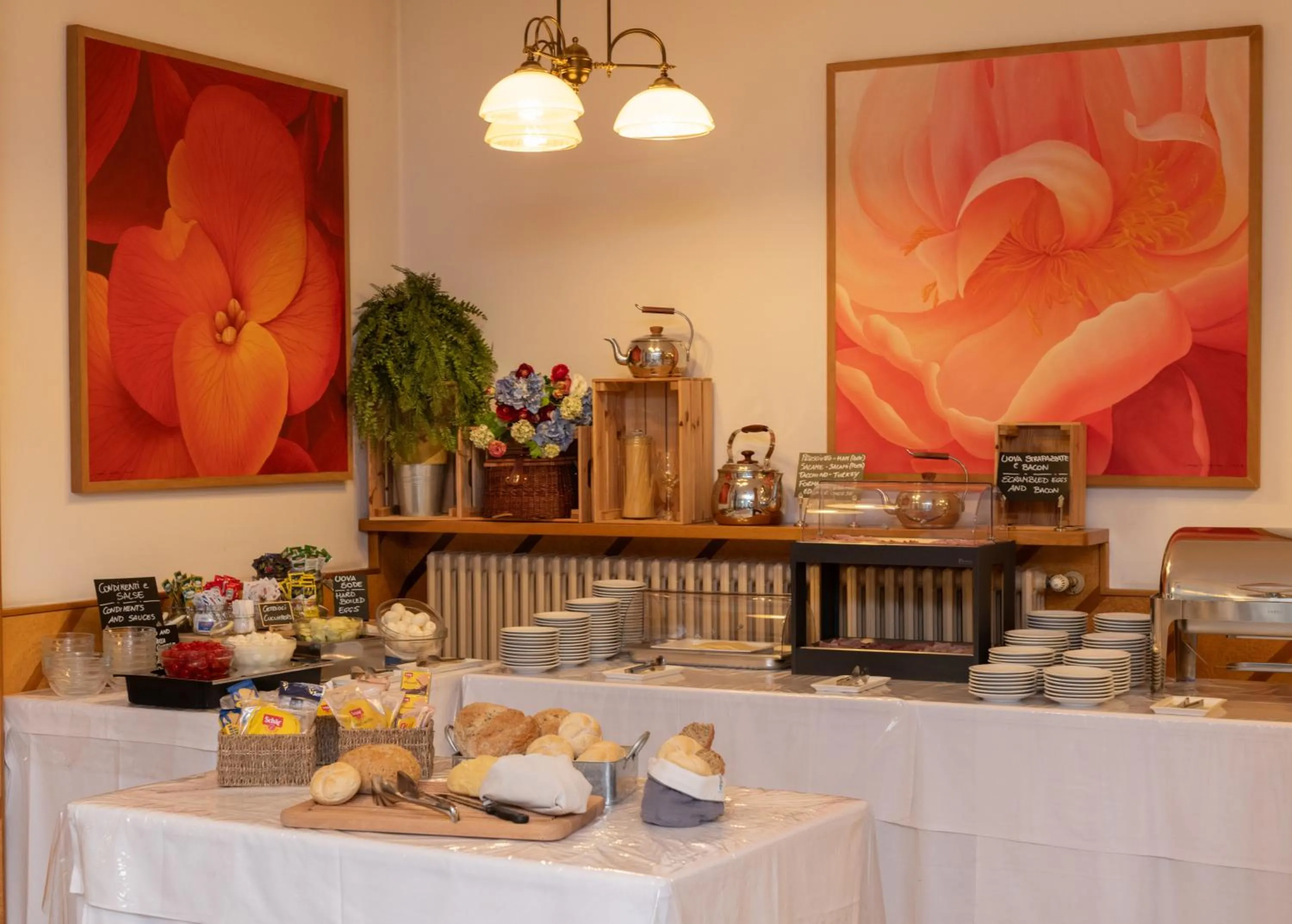 Buffet breakfast in Hotel Casa Del Pellegrino