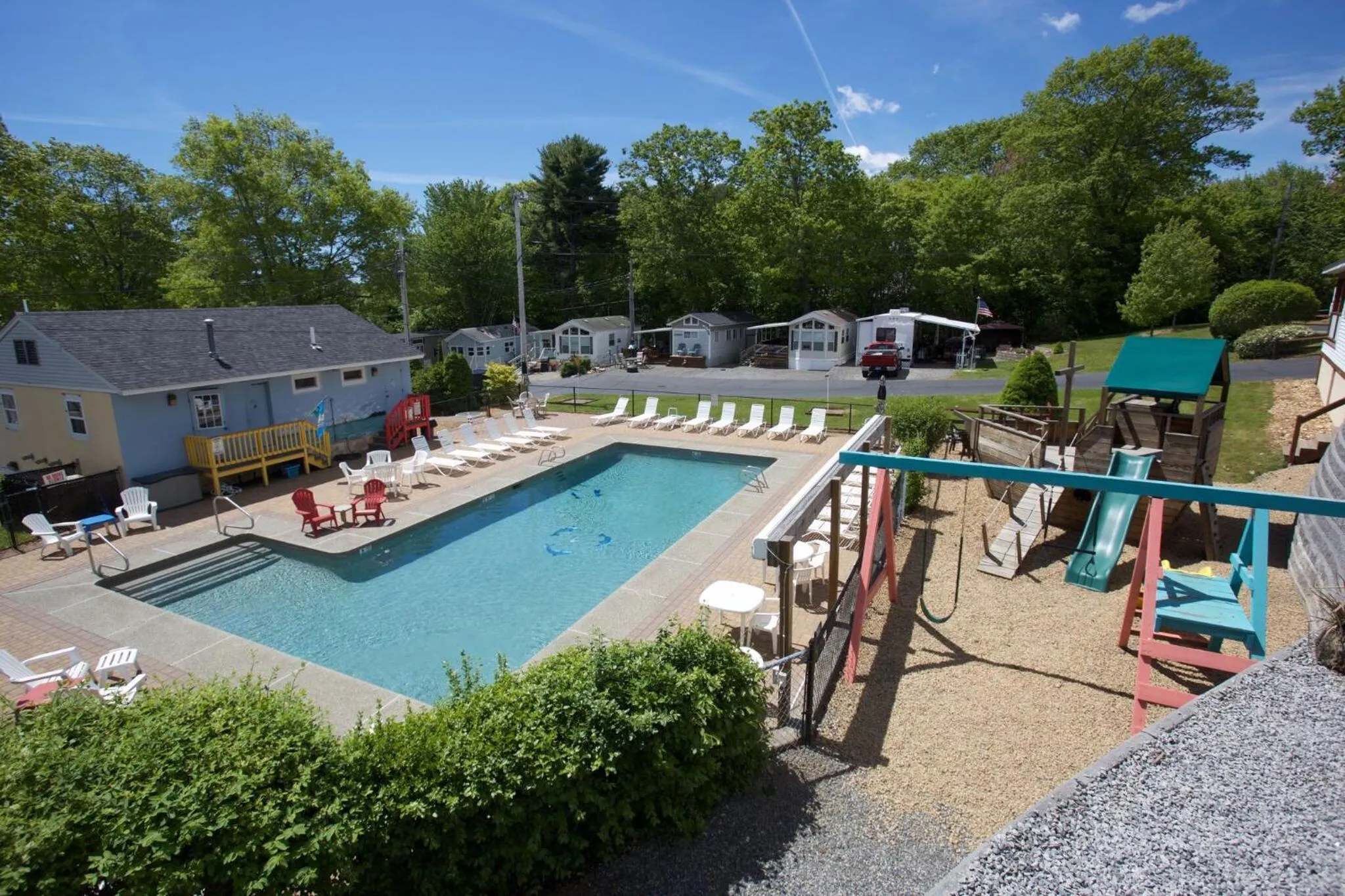 Swimming pool in Drake's Island Resort & Cottages