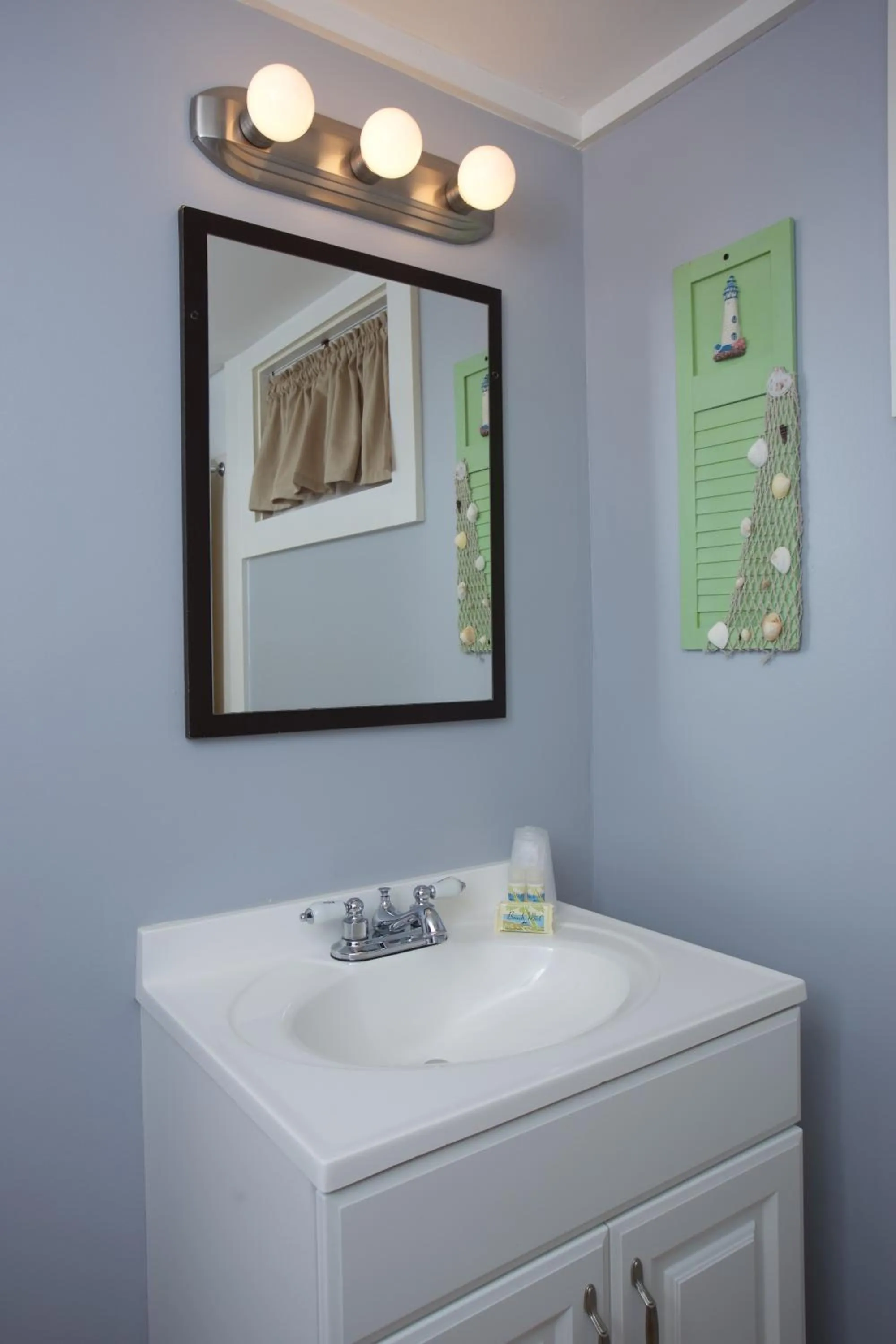 Drake's Island Resort & Cottages