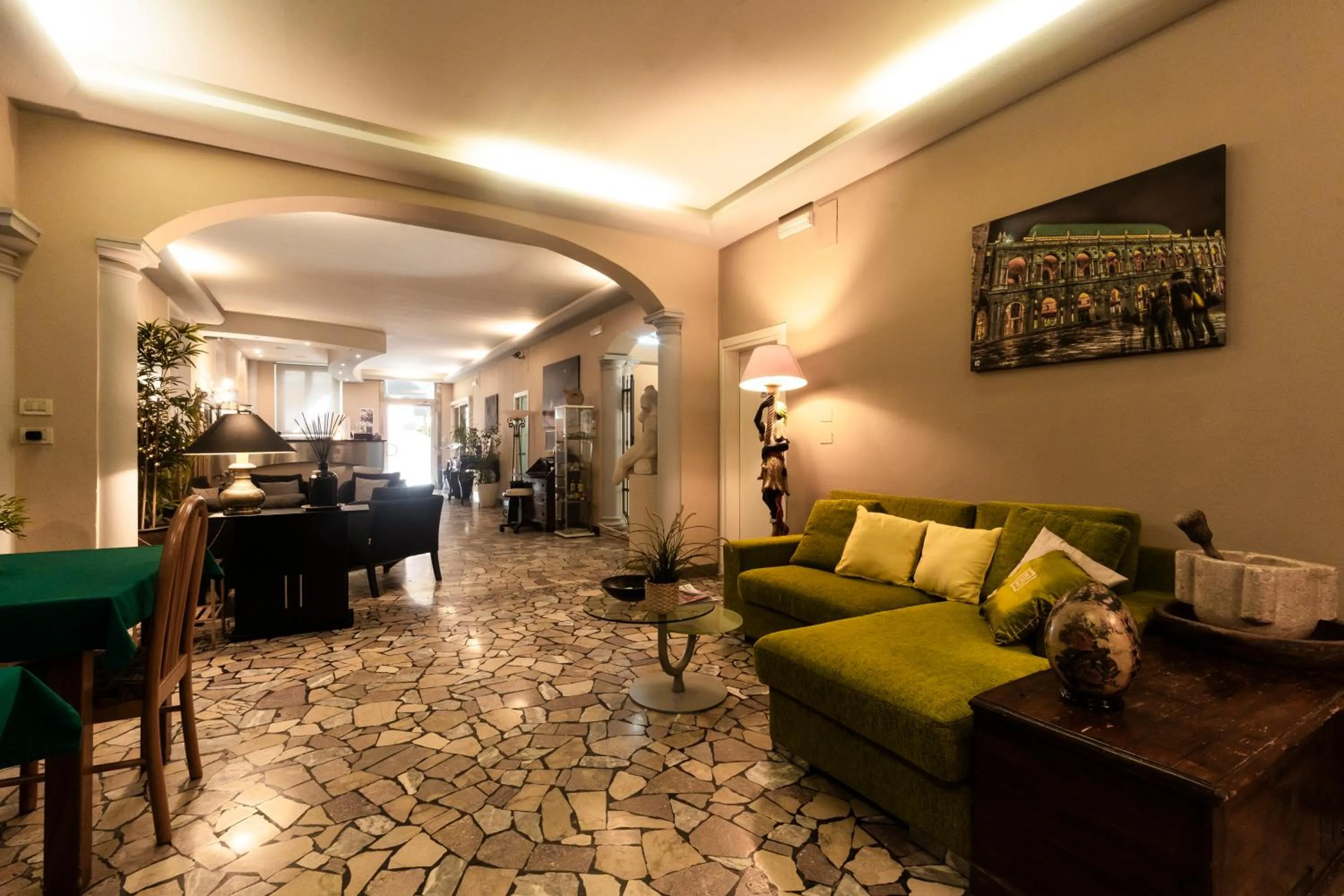 Communal lounge/ TV room in Hotel La Terrazza