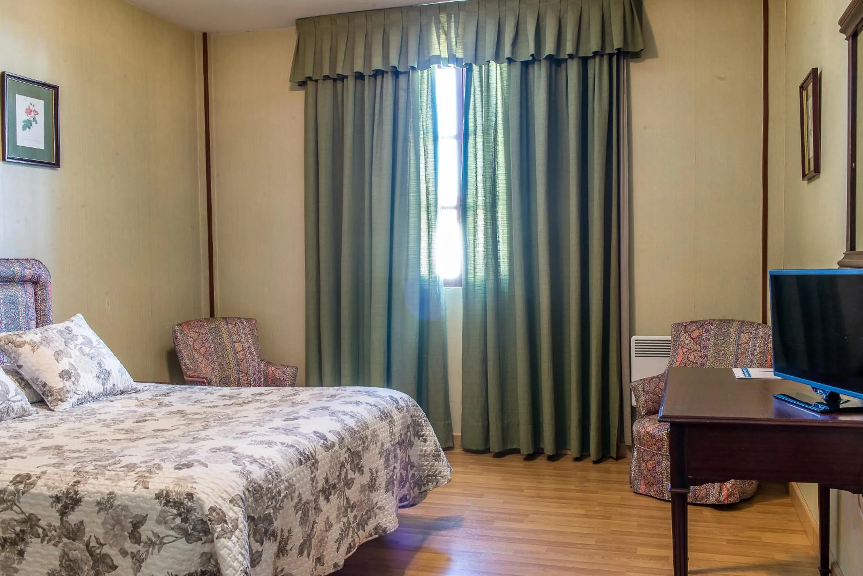 Photo of the whole room in Hotel Sierra de Aracena