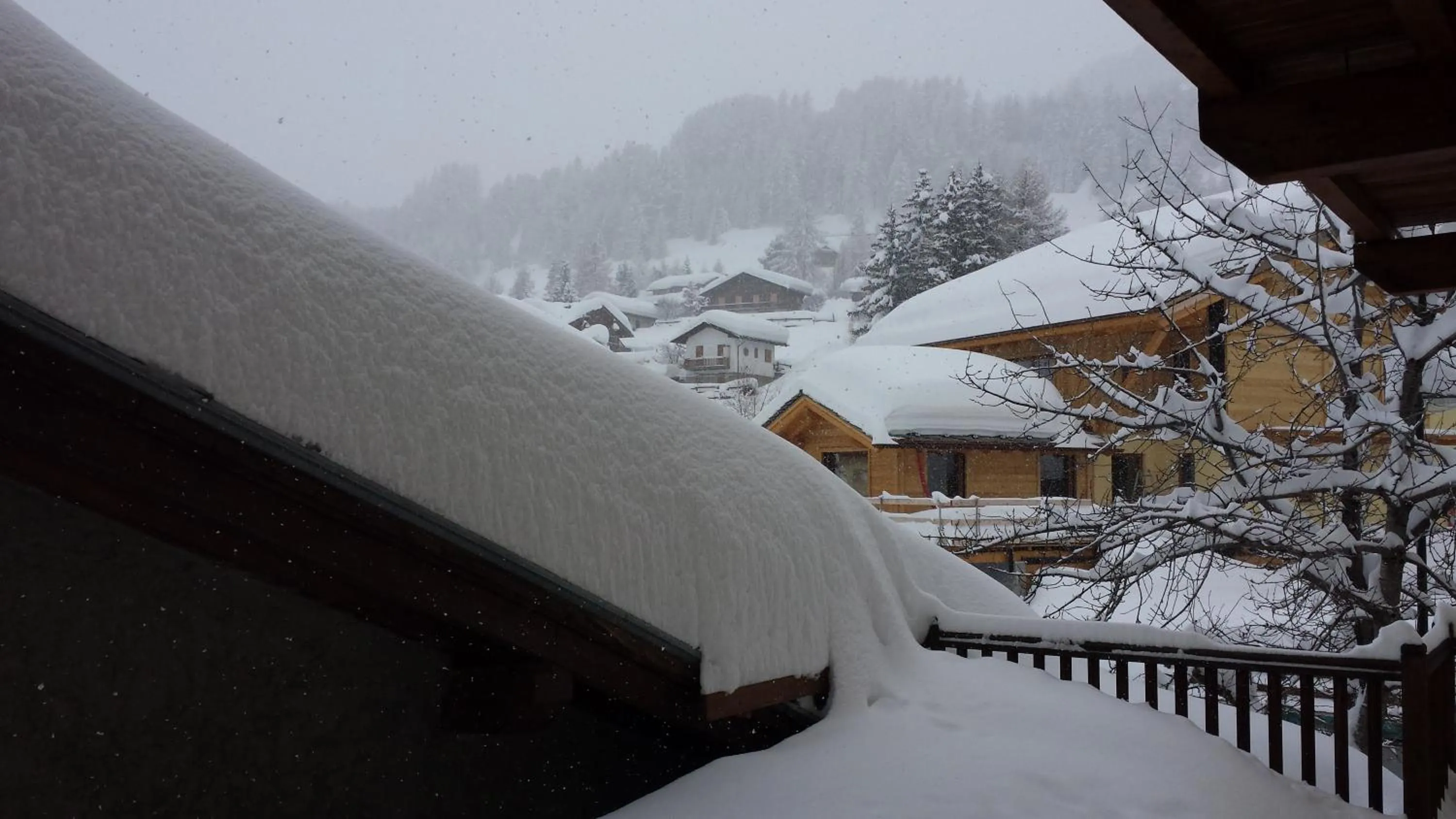 Facade/entrance in Family Apartments Le Chalet