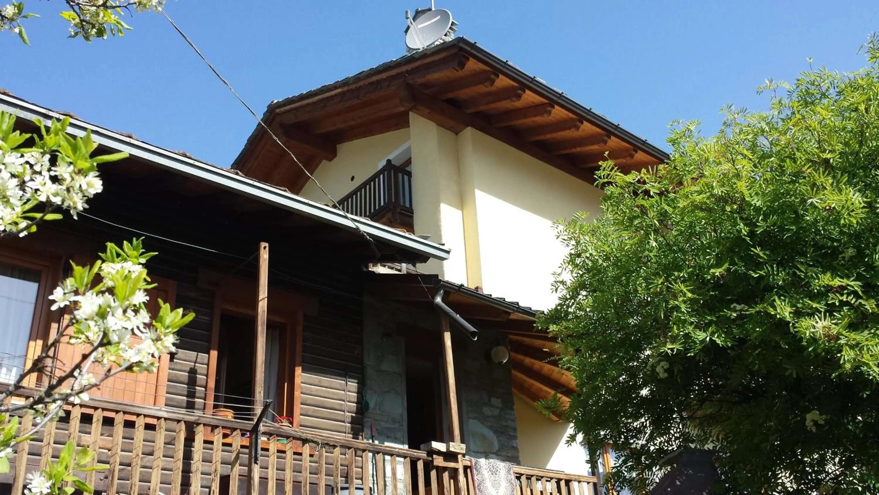 Facade/entrance in Family Apartments Le Chalet