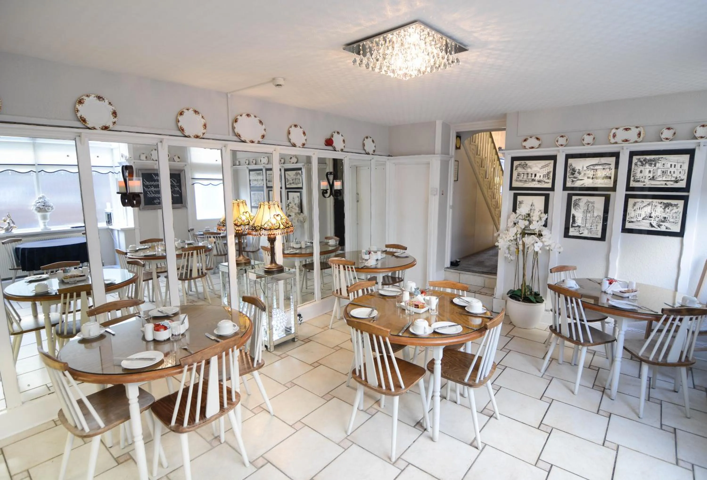Restaurant/places to eat in Clifton Villa - Southport