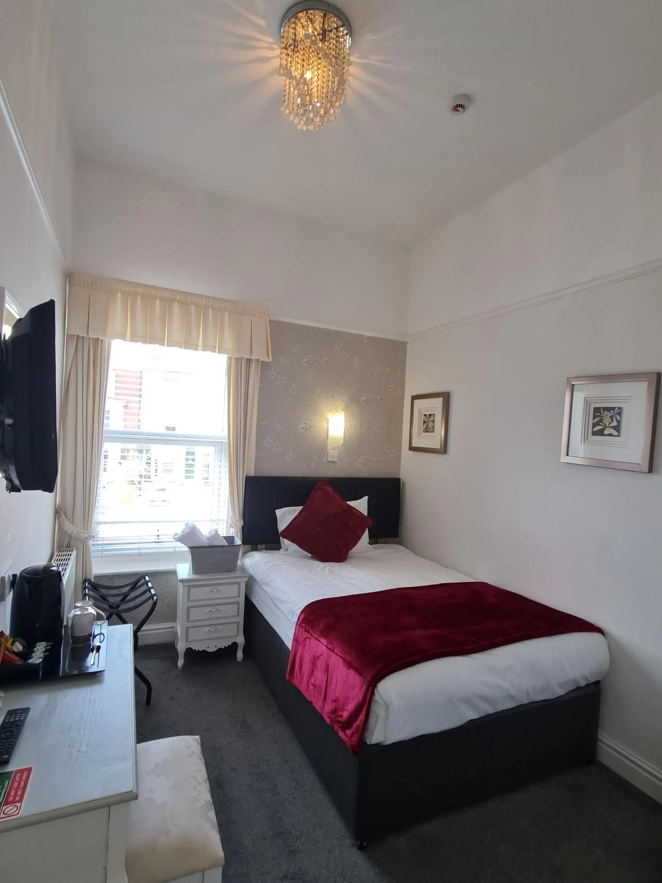 Bed in Clifton Villa - Southport