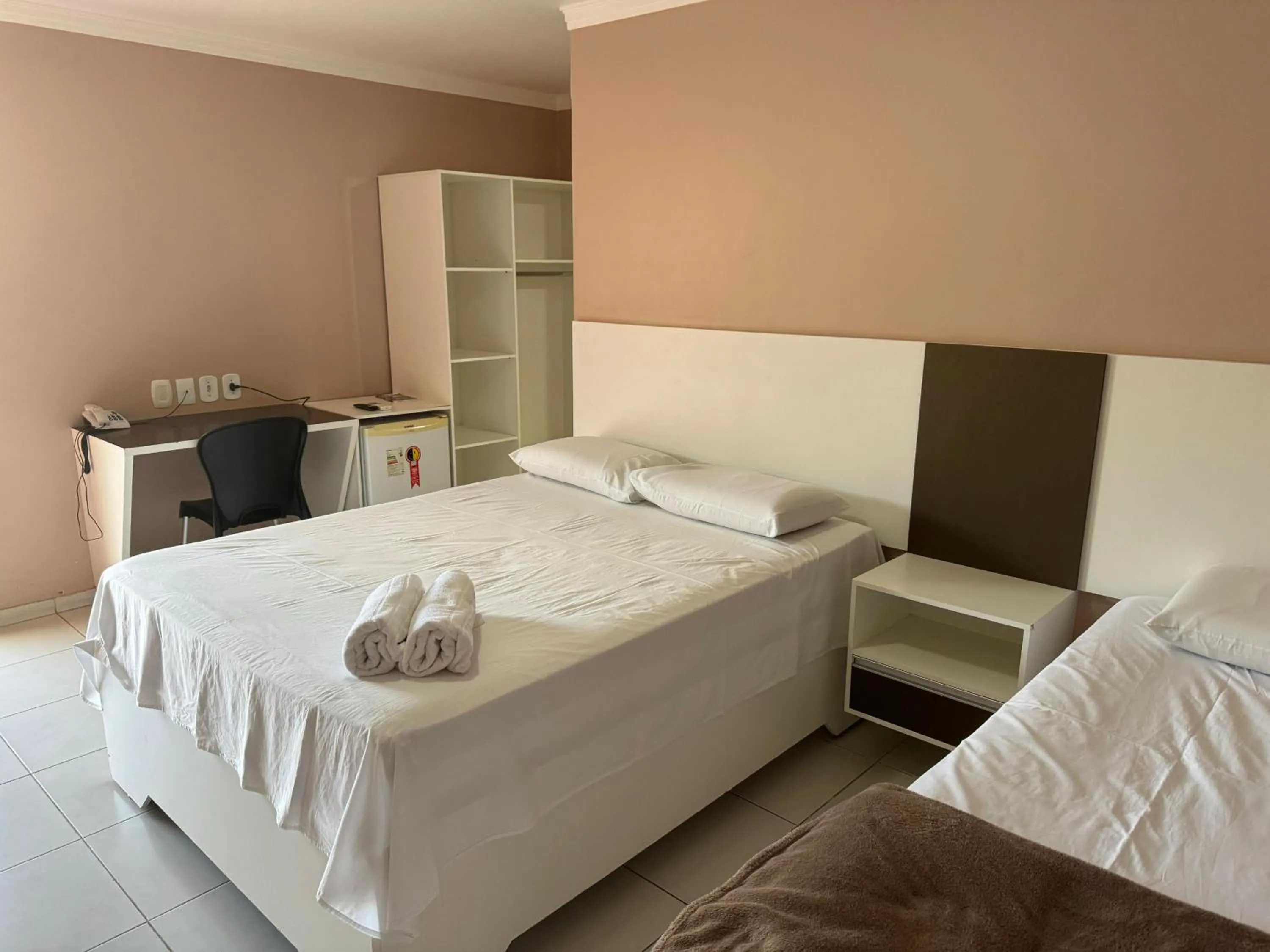 Dining area, Bed in Hotel Serra do Rio