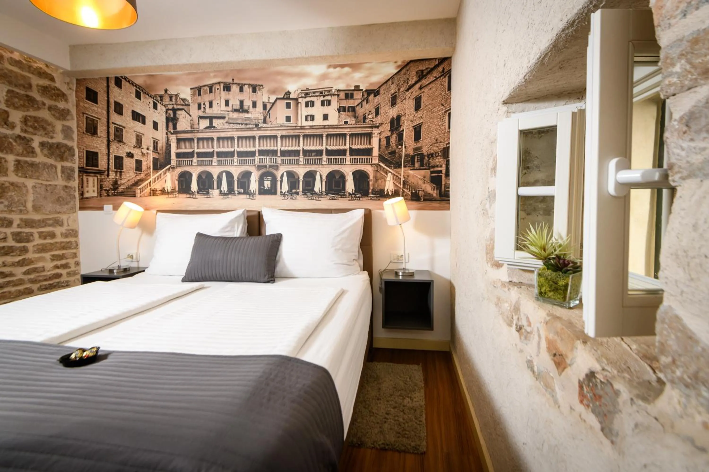 Bedroom, Bed in Fenice Palace