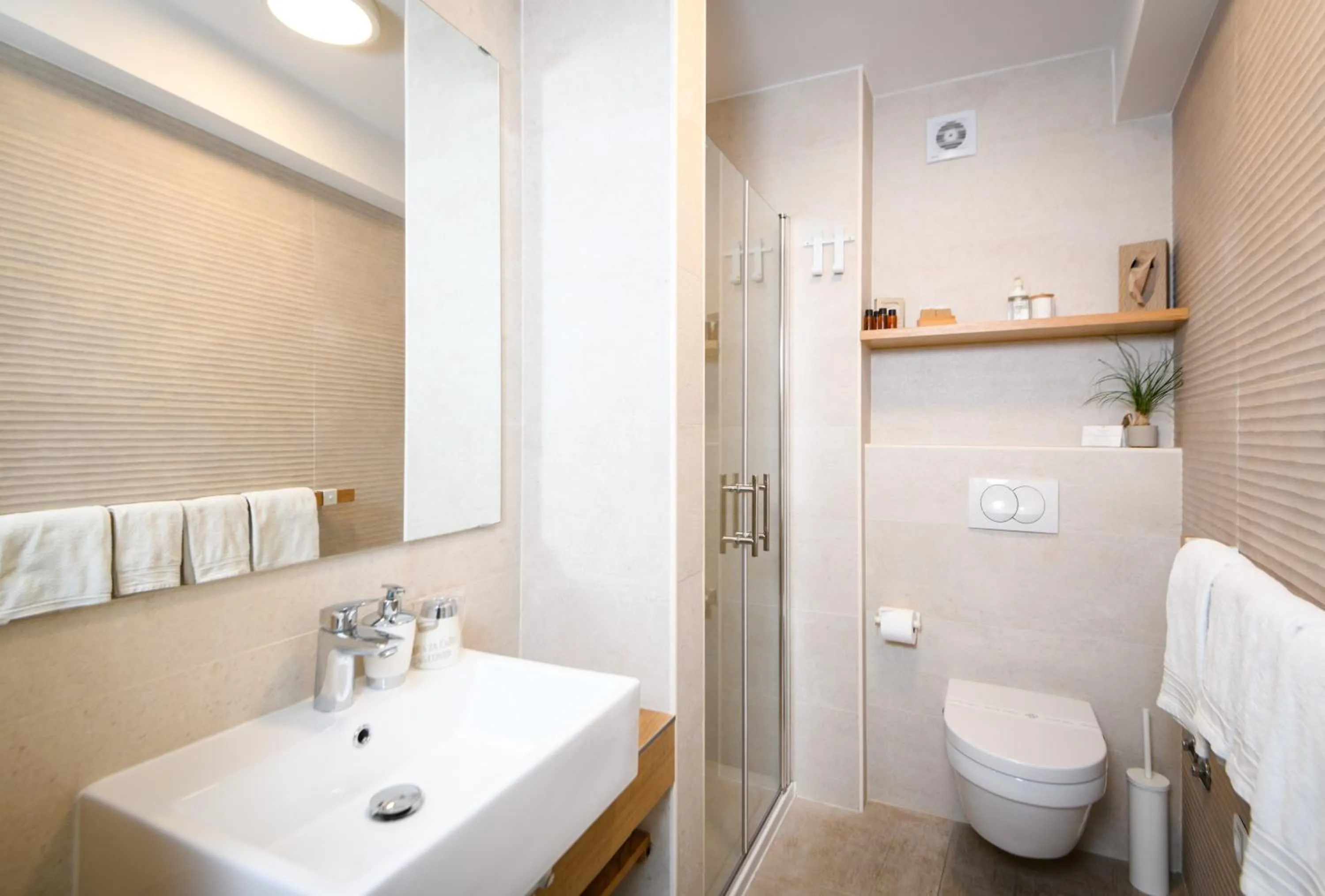 Bathroom in Fenice Palace
