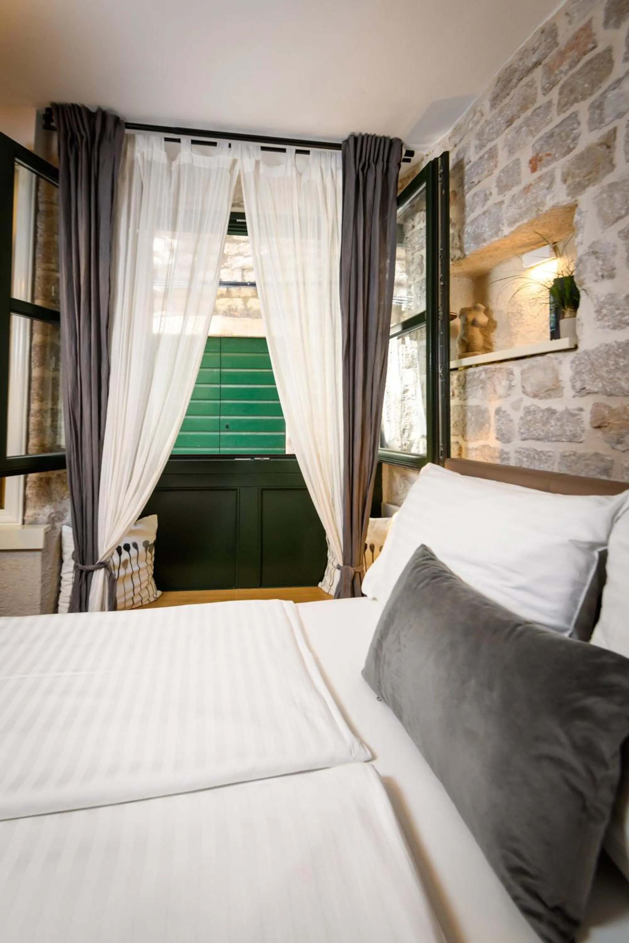 View (from property/room), Bed in Fenice Palace