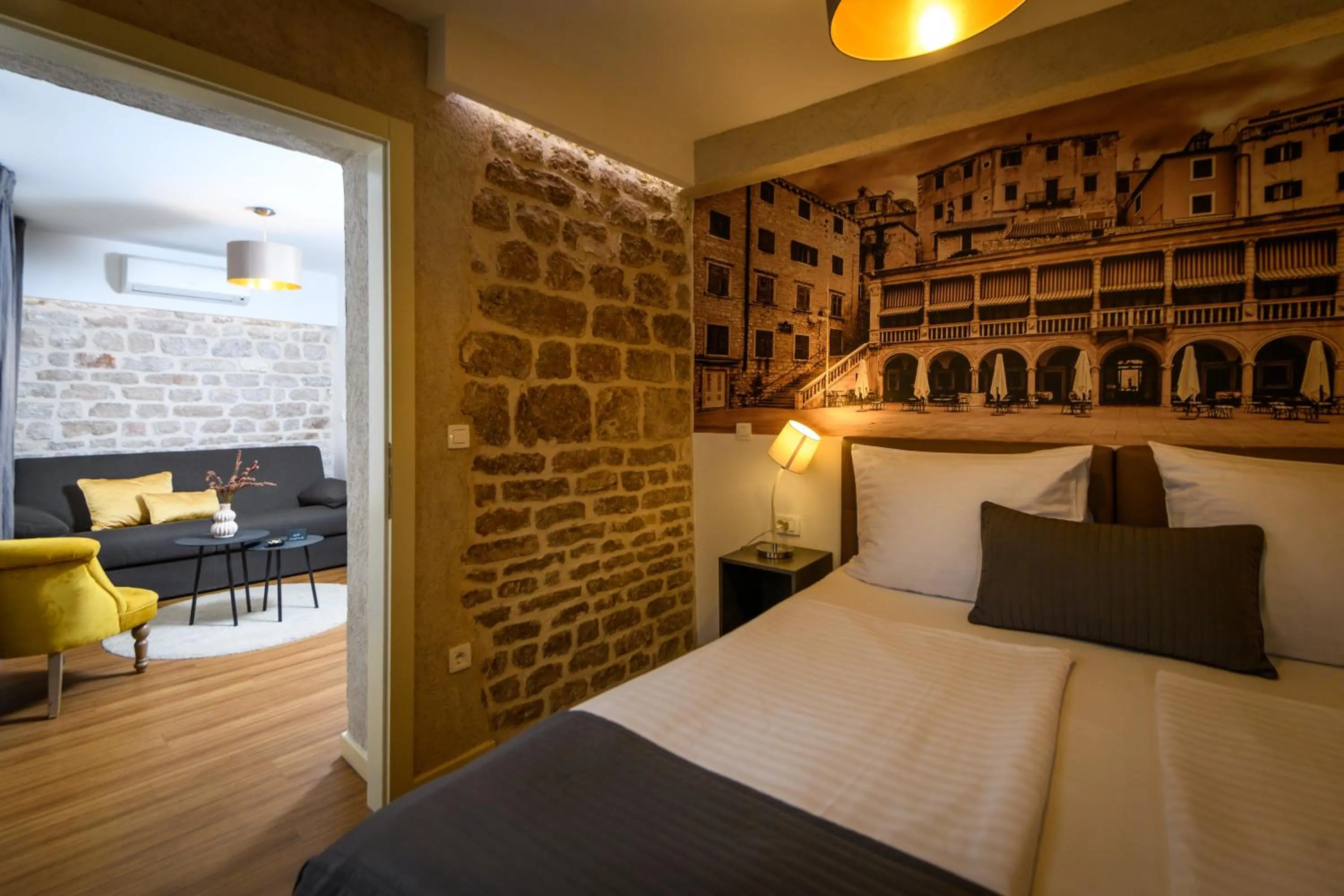Bedroom, Bed in Fenice Palace