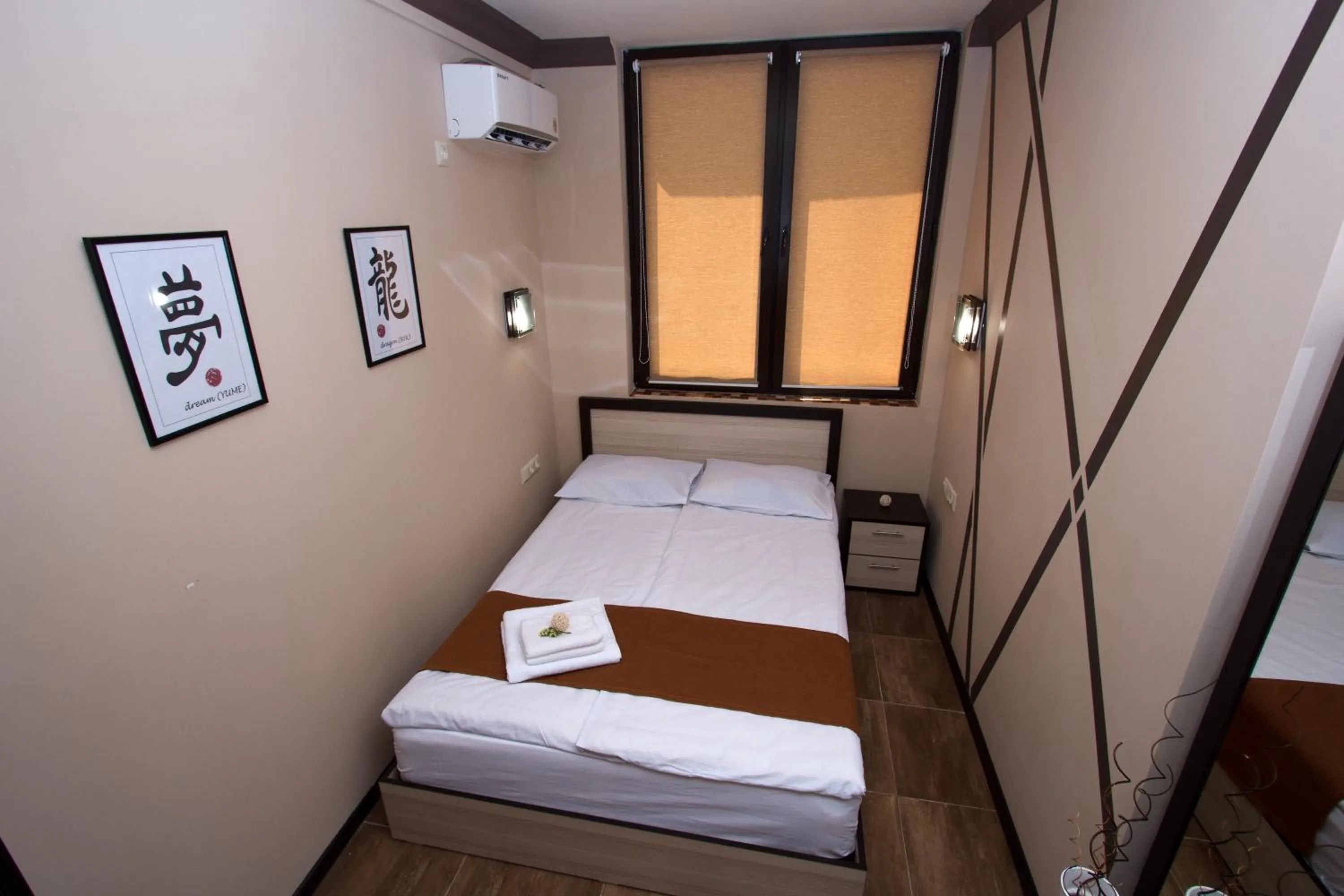 Property building, Bed in WOW Guest house in apartment 141