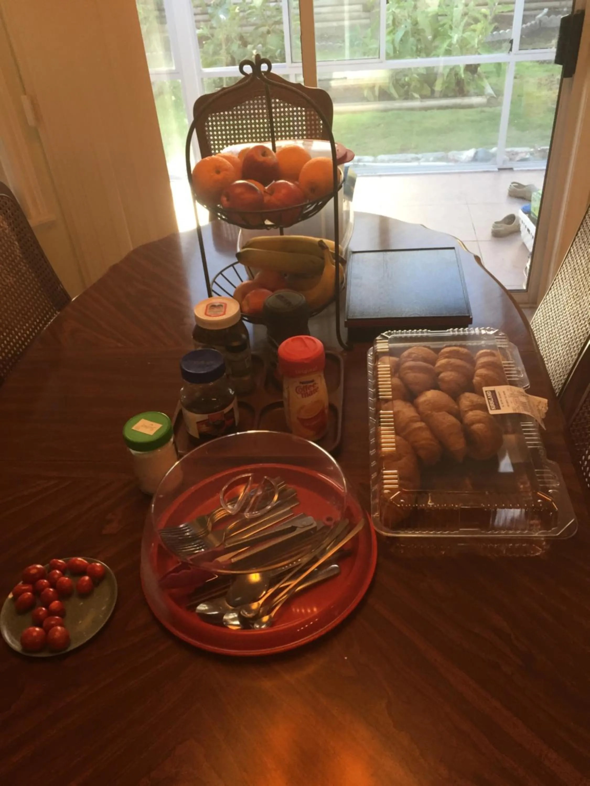 Breakfast in Fraser River Richmond Bed and Breakfast