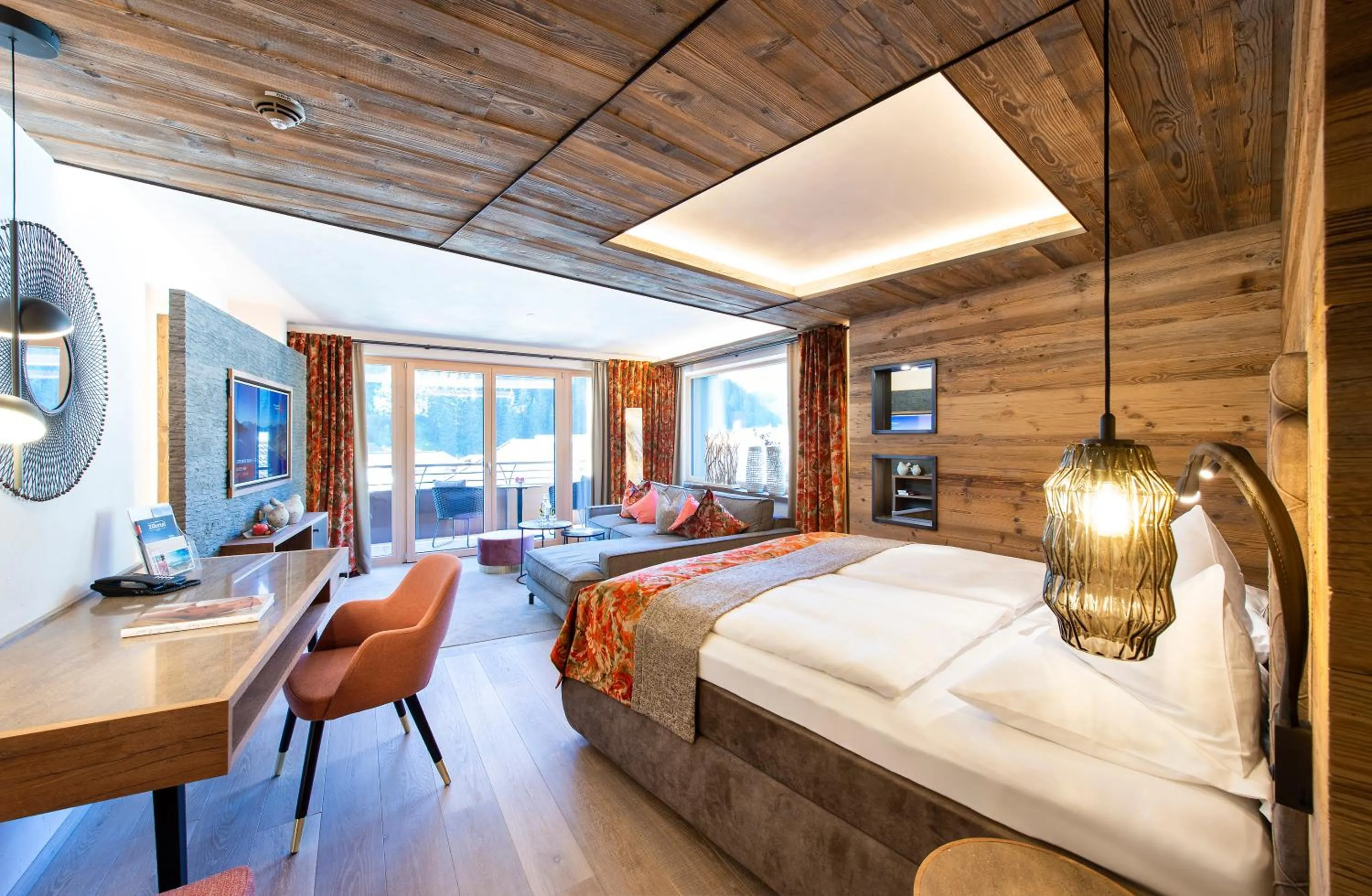 Photo of the whole room, Bed in Hotel Alpin Spa Tuxerhof