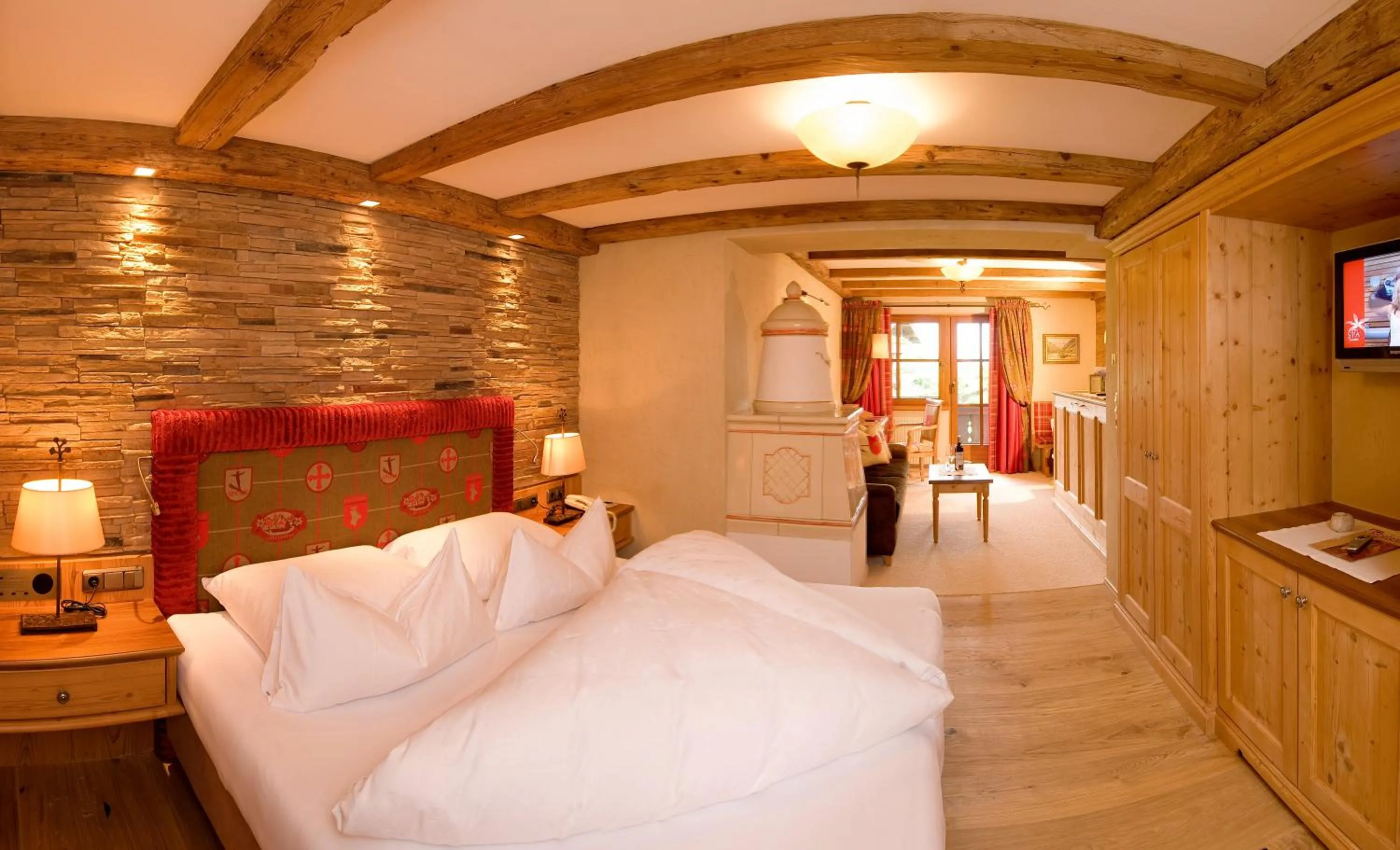 Bedroom, Bed in Hotel Alpin Spa Tuxerhof