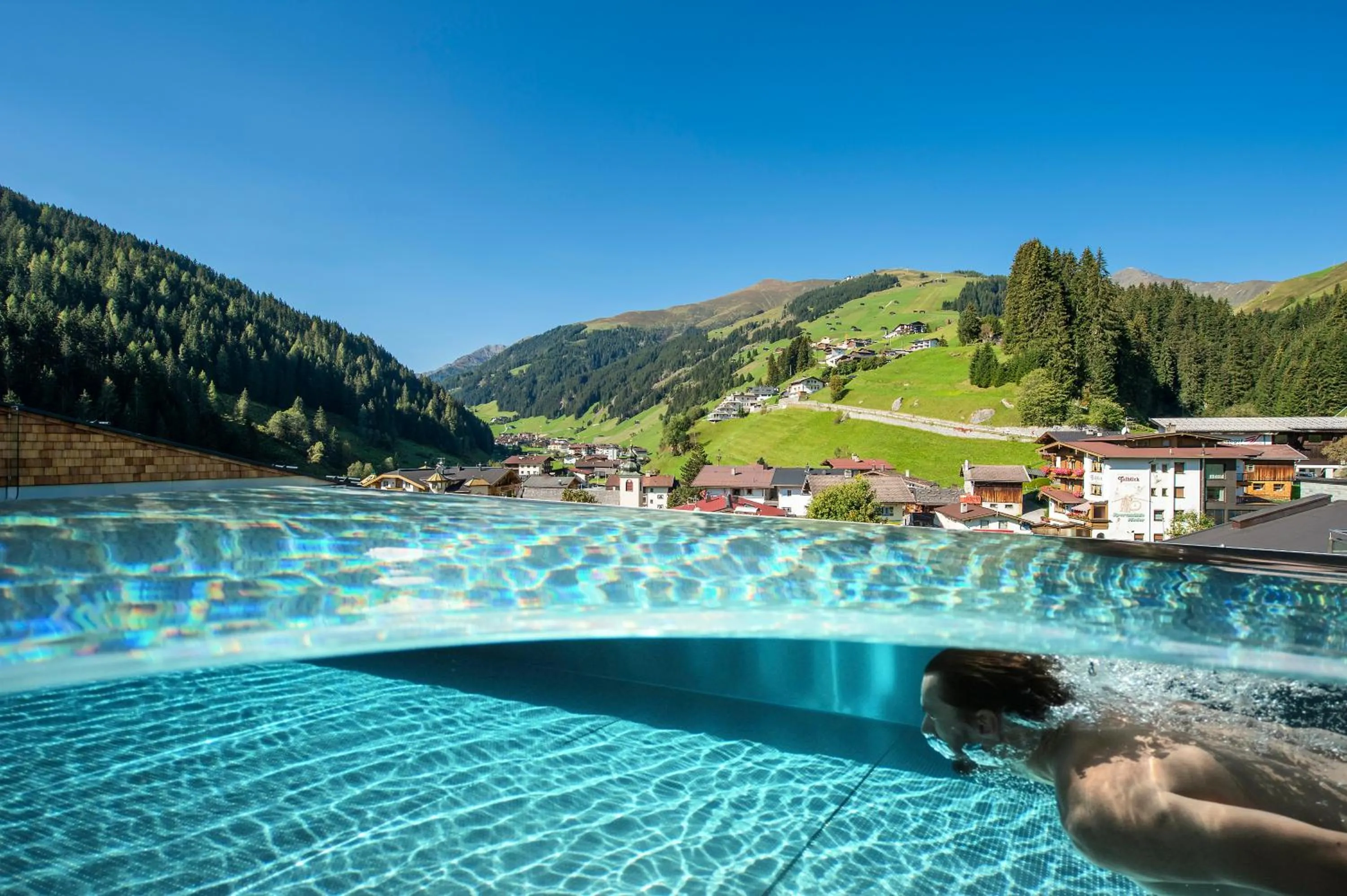 Swimming pool in Hotel Alpin Spa Tuxerhof