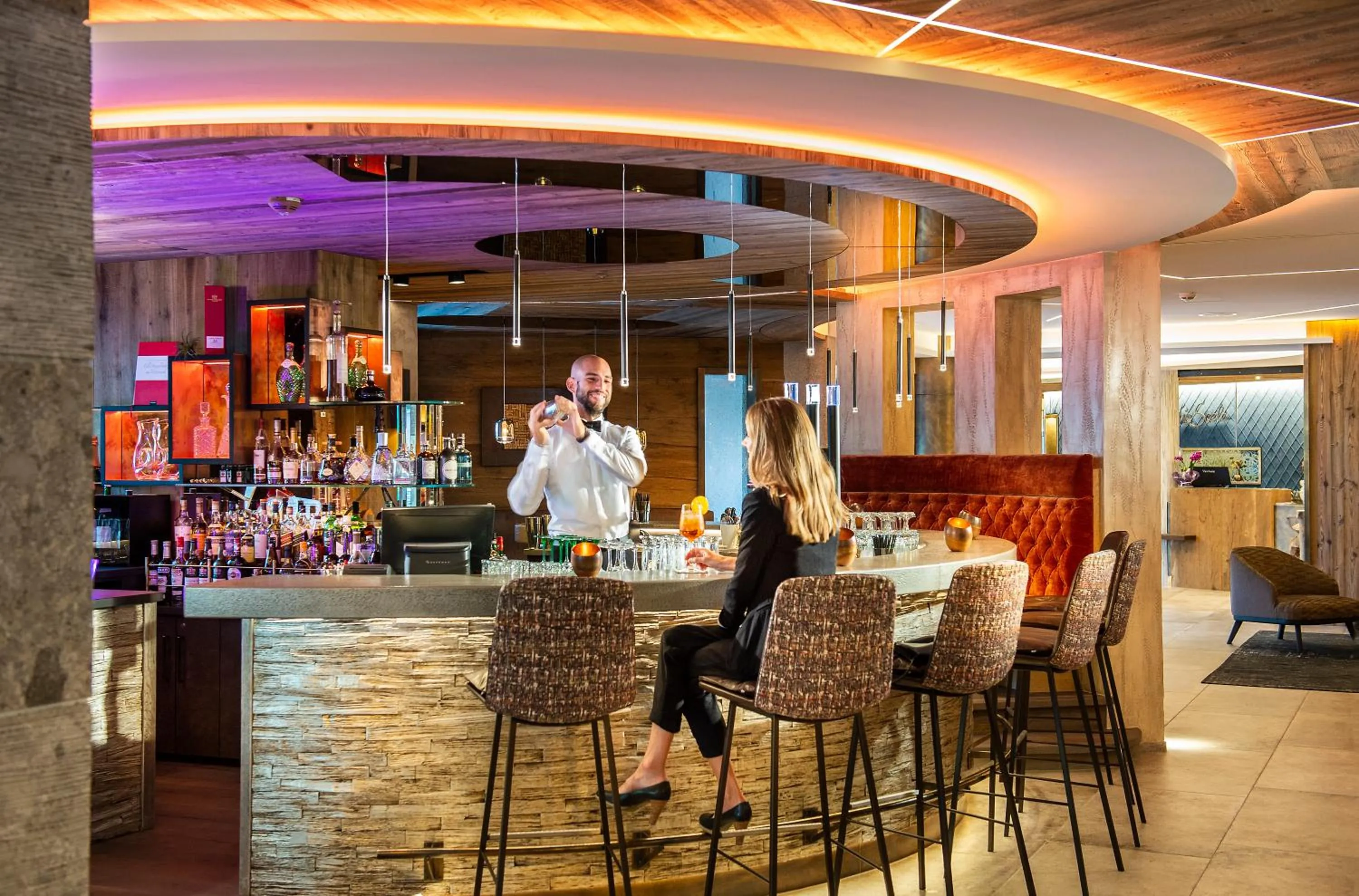 Lounge or bar in Hotel Alpin Spa Tuxerhof