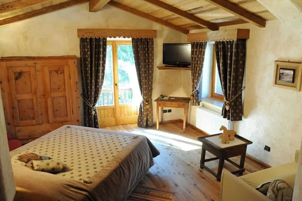 Deluxe Junior Suite in La Madonnina Del Gran Paradiso Wellness Hotel Deluxe Junior Suite in La Madonnina Del Gran Paradiso Wellness Hotel