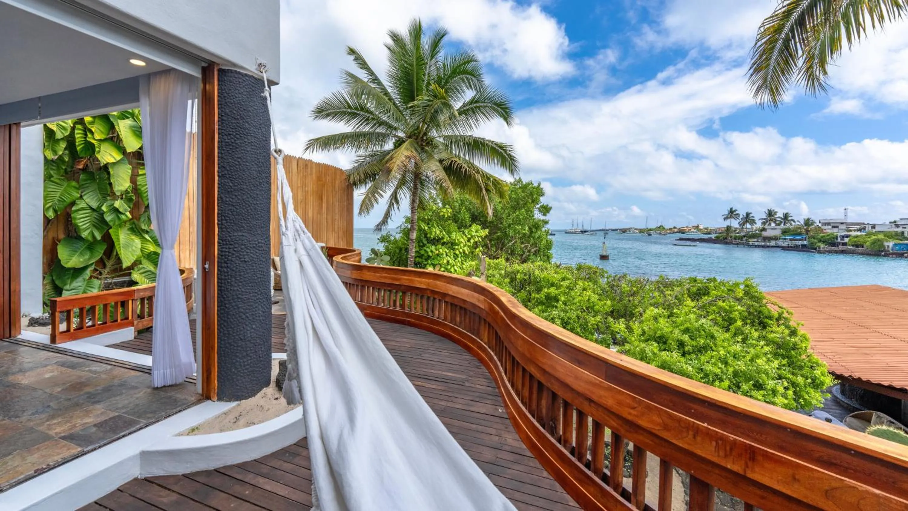 Sea view in Hotel Villa Escalesia Galapagos