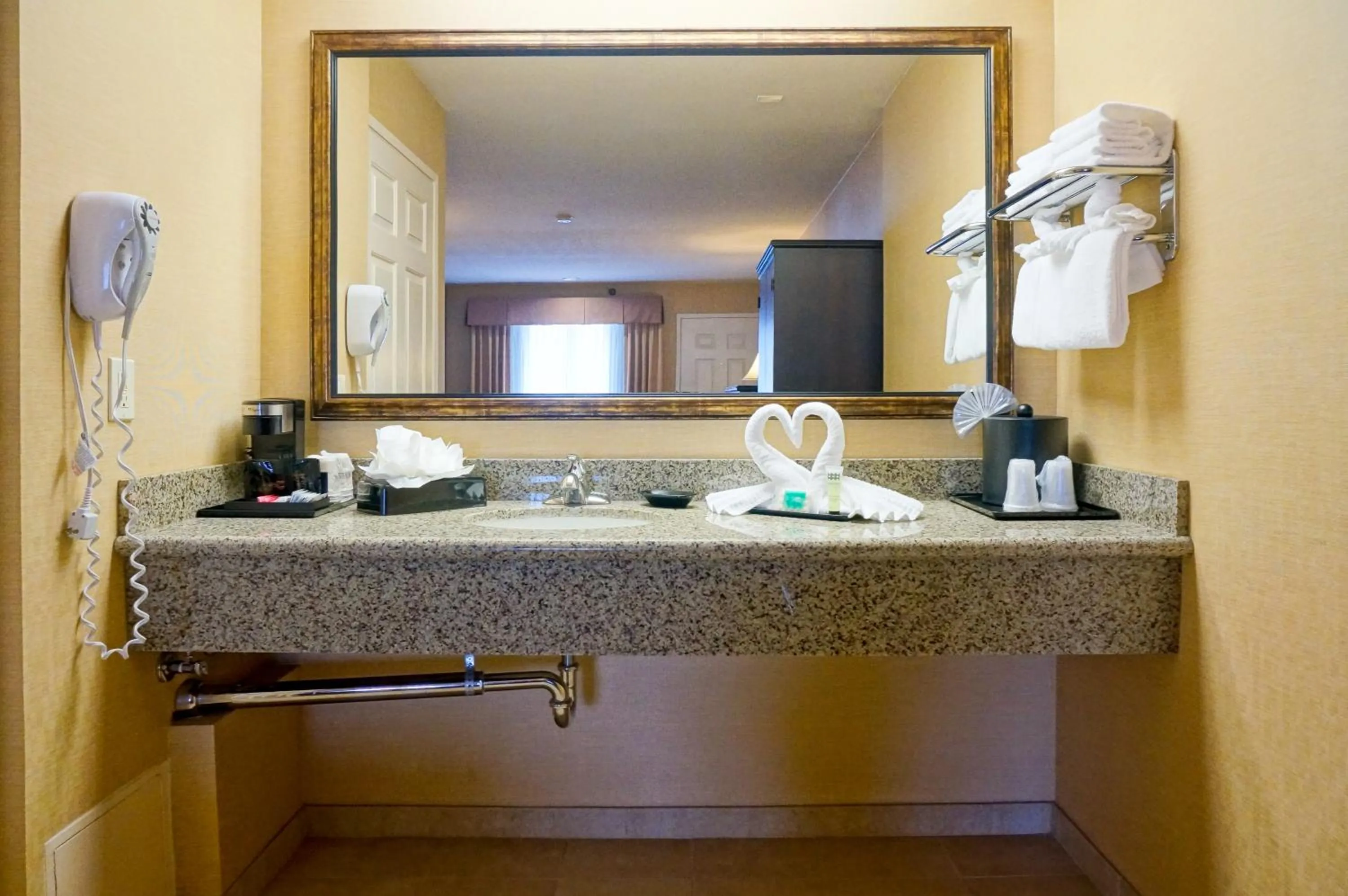 Bathroom in Castle Inn and Suites Anaheim