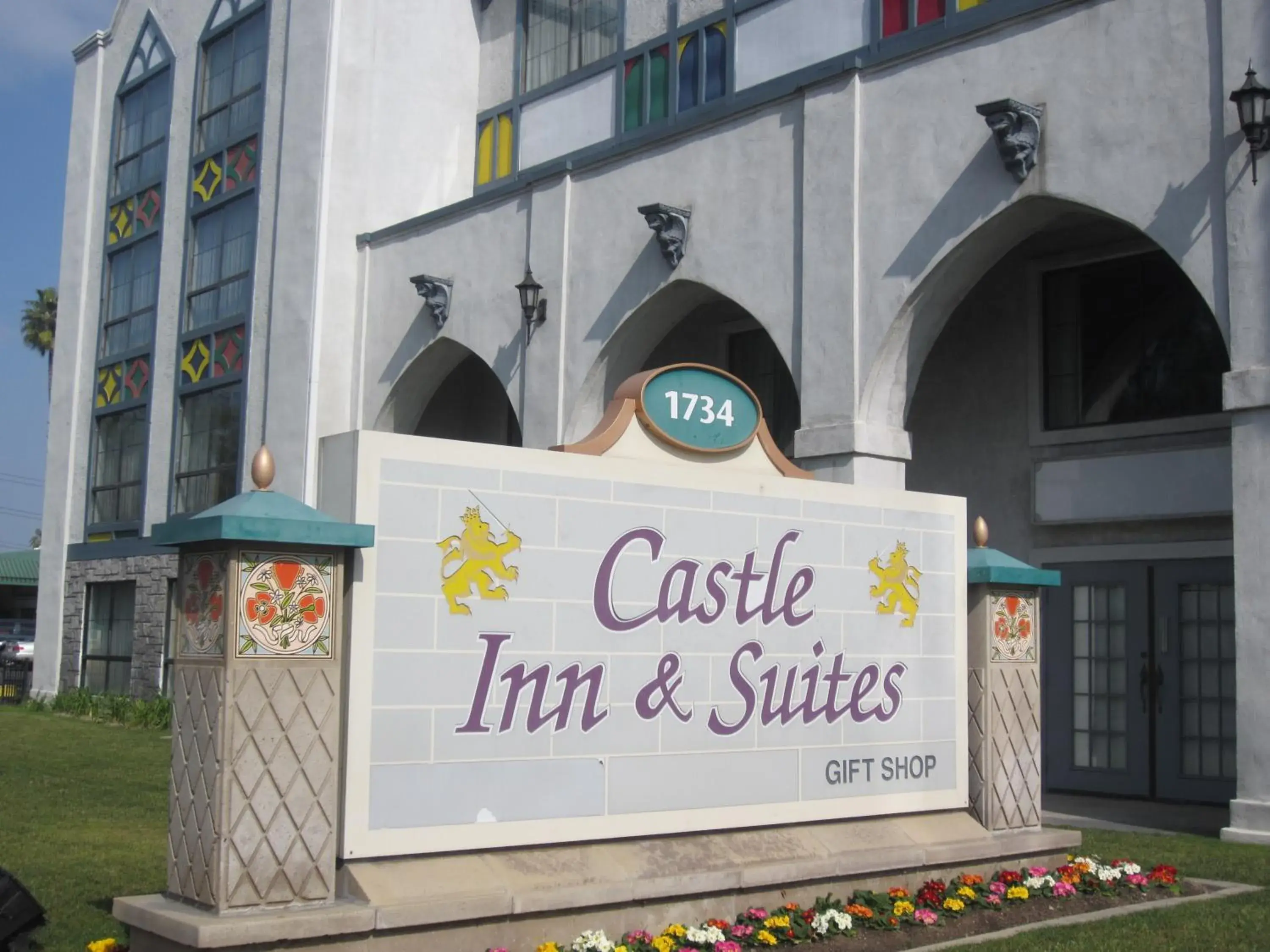 Facade/entrance, Property Logo/Sign in Castle Inn and Suites
