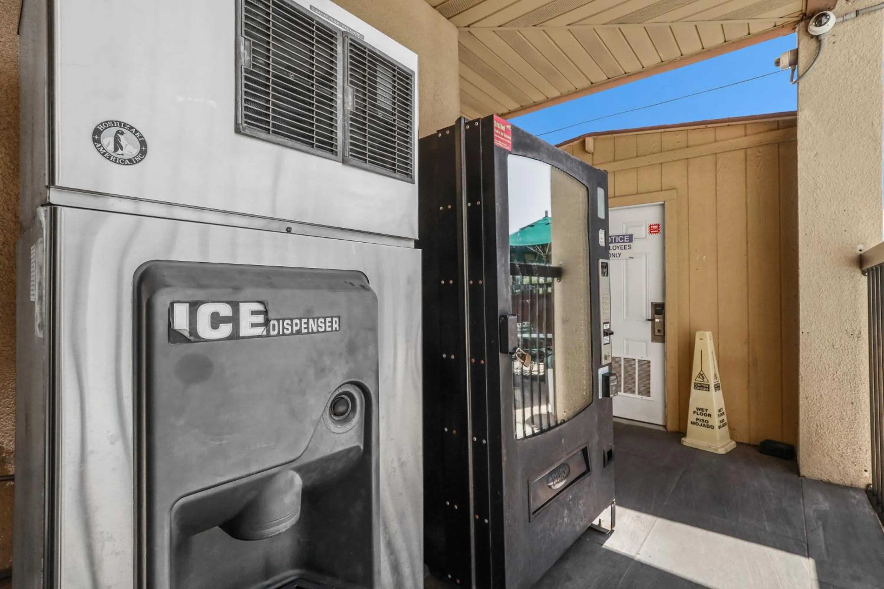 vending machine in Motel Mediteran