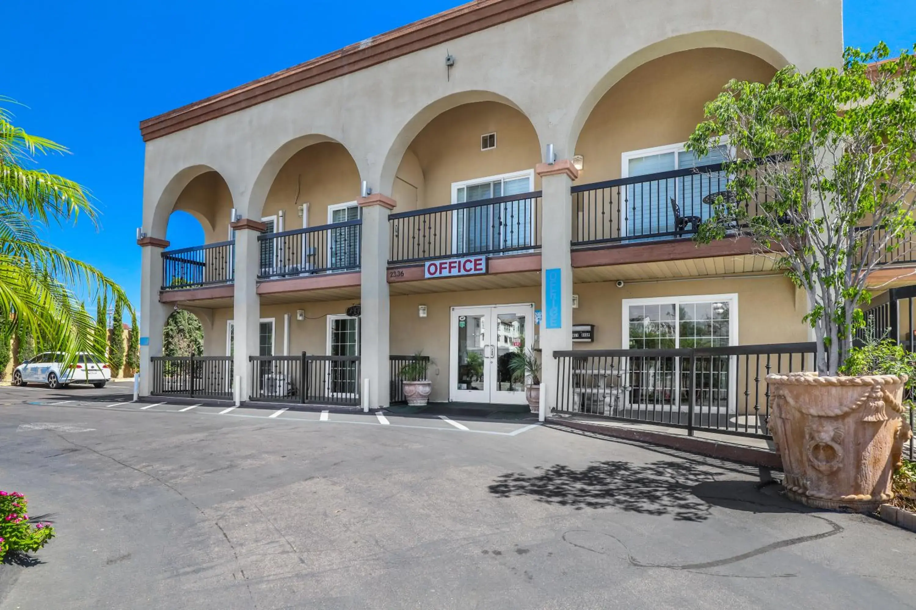 Property building in Motel Mediteran Property building in Motel Mediteran