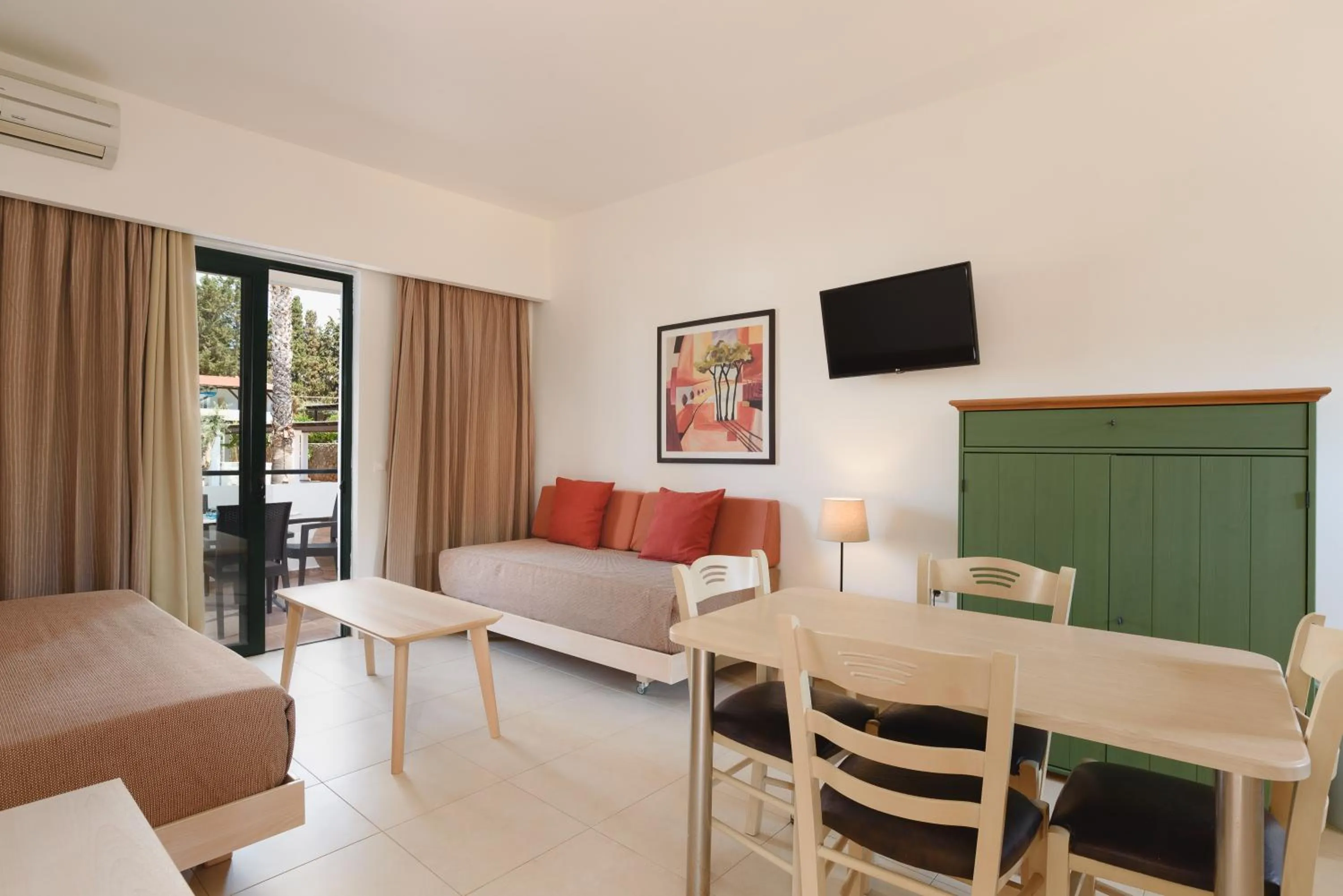 Bed in Pefkos Village Resort