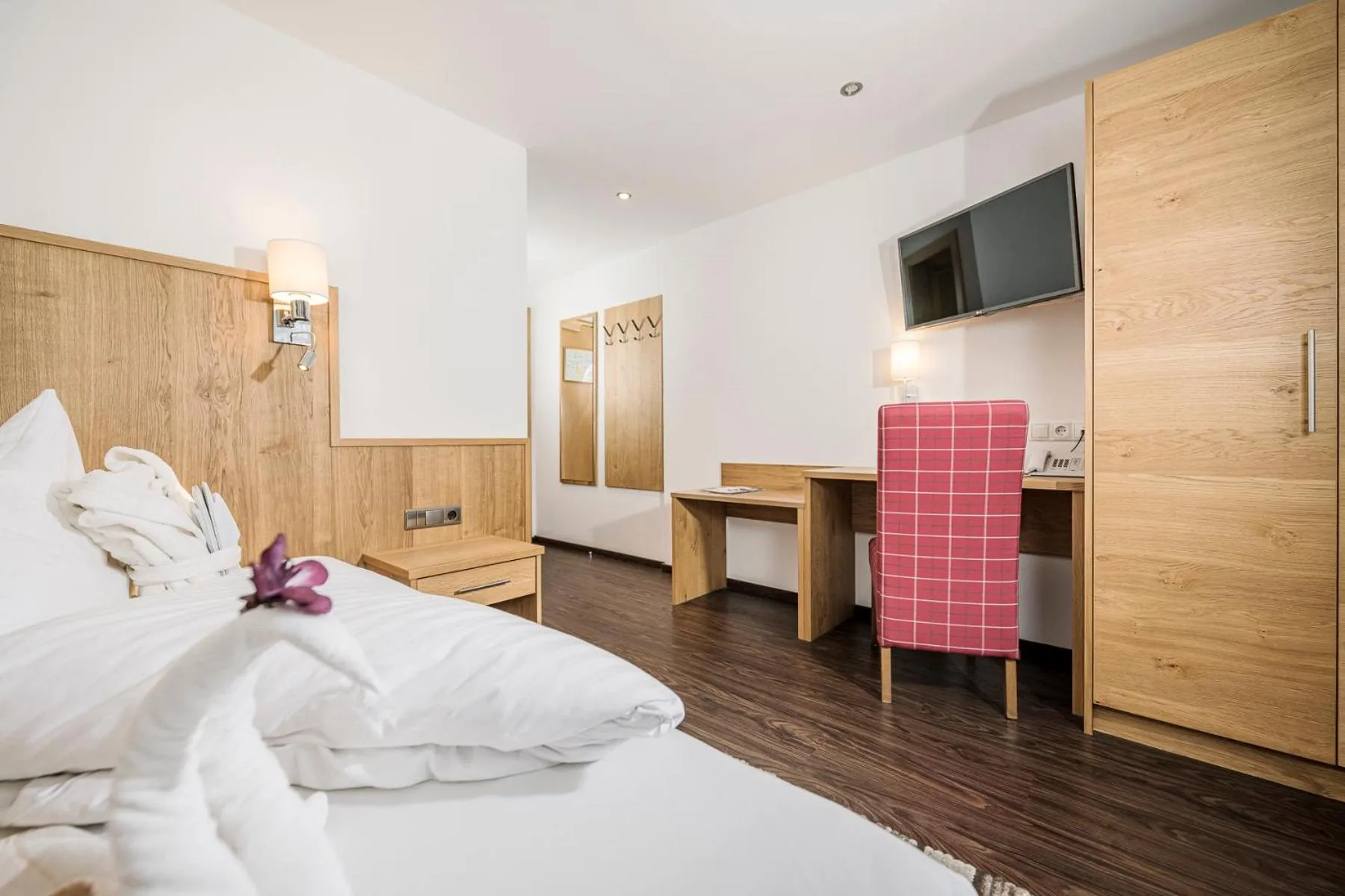 Photo of the whole room, Bed in Hotel Kirchlerhof