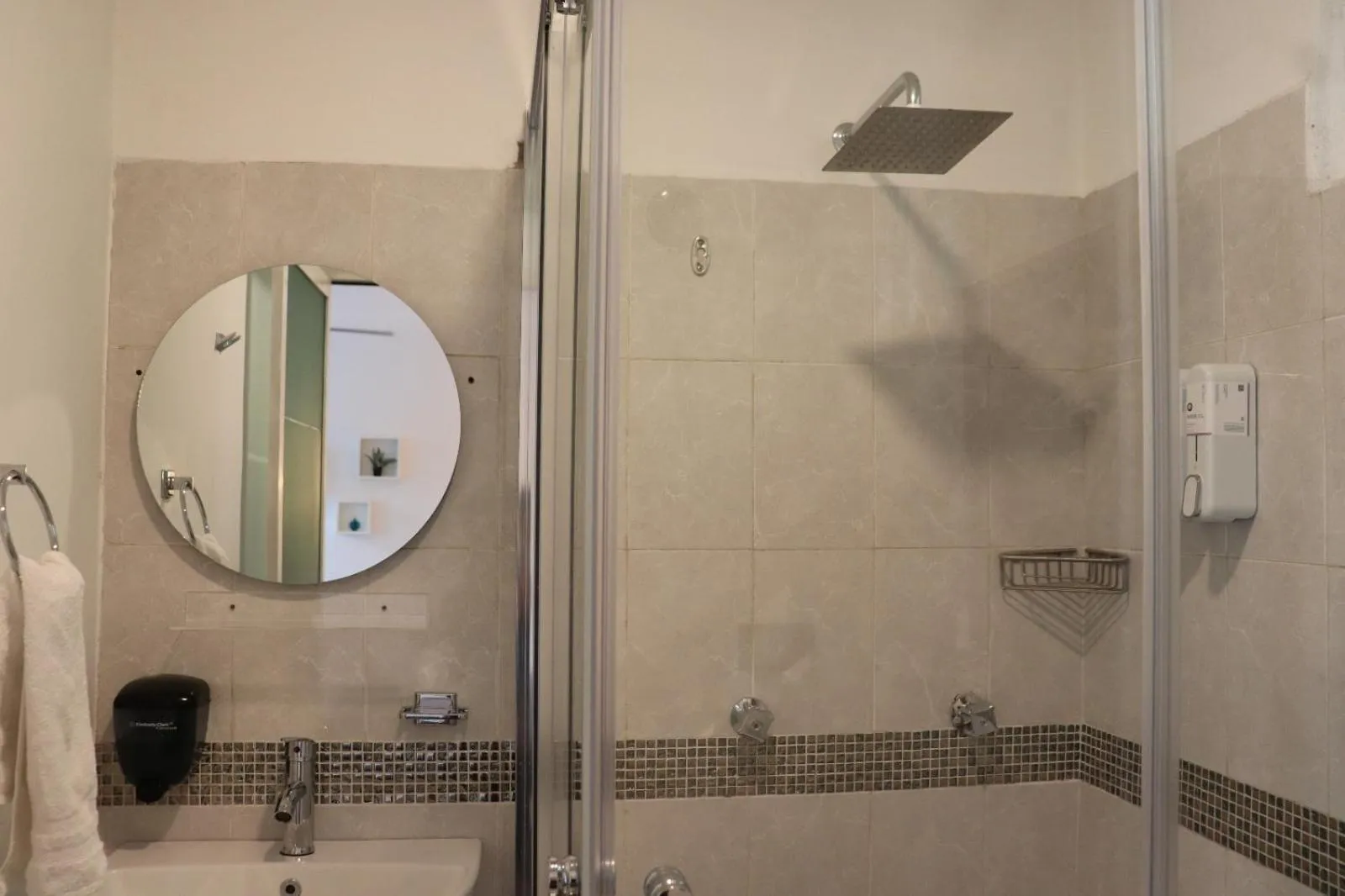 Shower in Casa Gem B&B