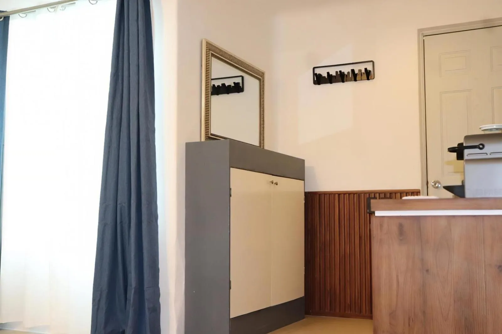 wardrobe in Casa Gem B&B