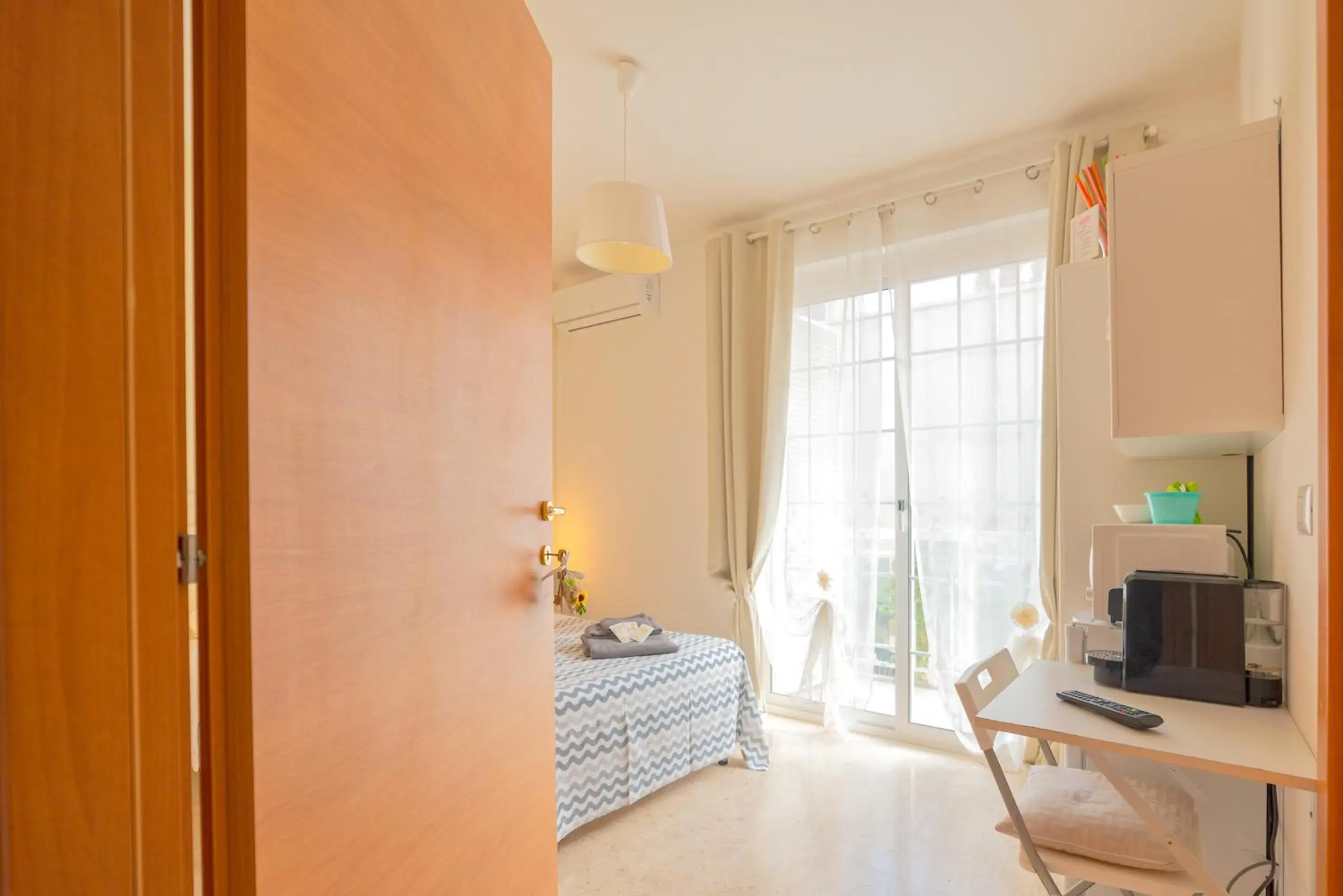 Deluxe Double Room with Balcony and Private Bathroom - single occupancy in B&B Dei Musicisti Deluxe Double Room with Balcony and Private Bathroom - single occupancy in B&B Dei Musicisti