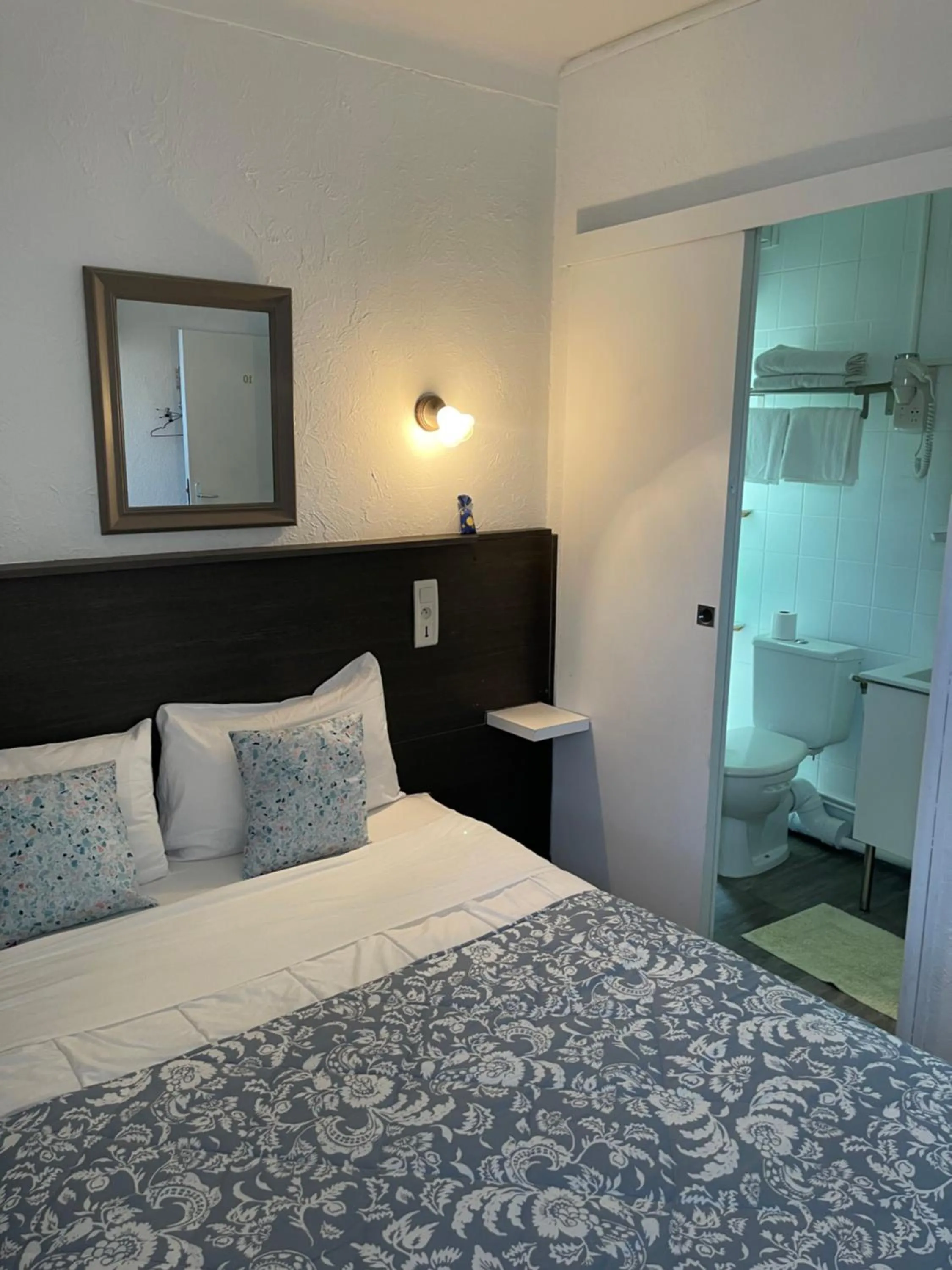 Bed in Hotel Clair Logis