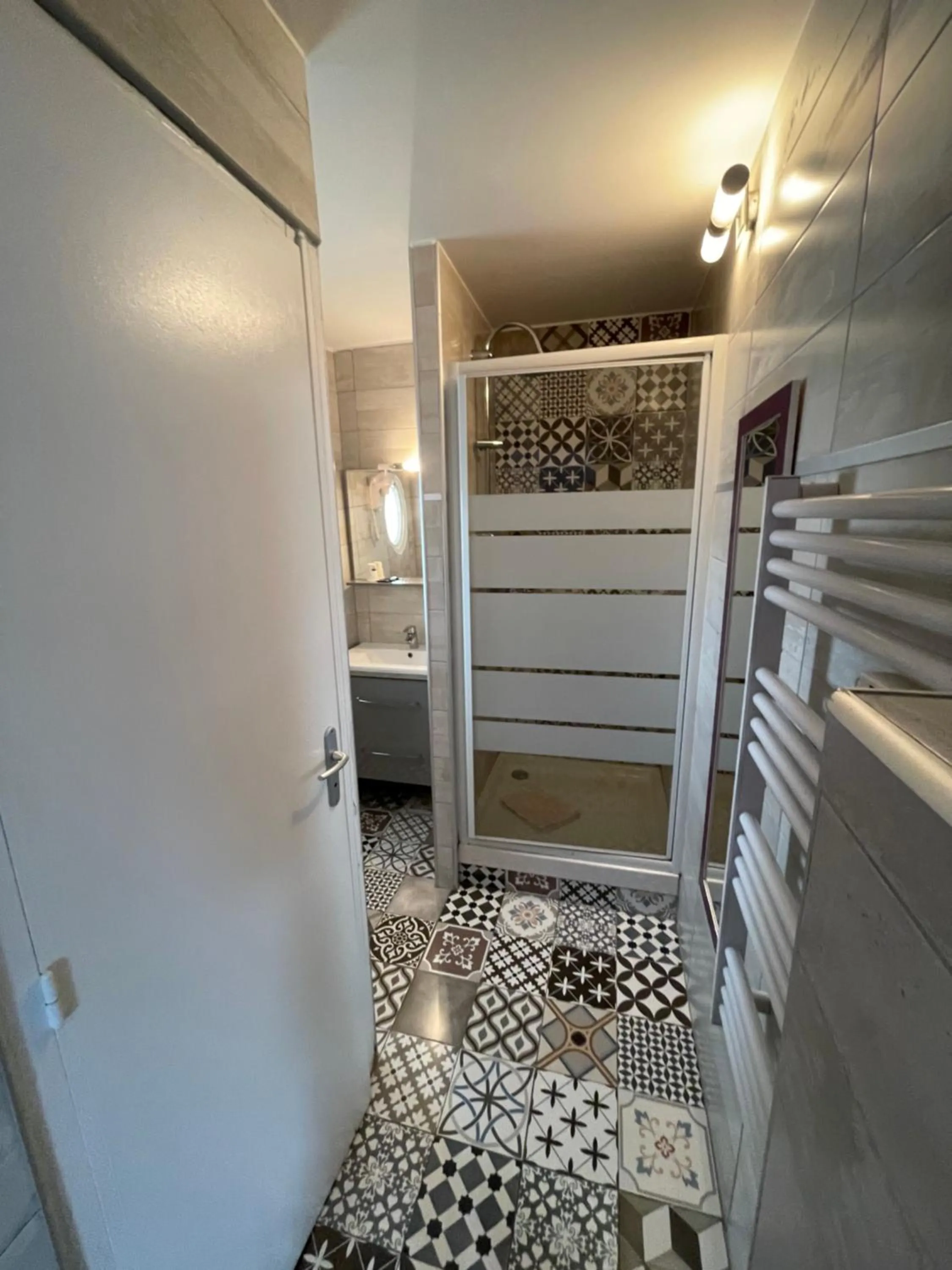 Shower in Hotel Clair Logis