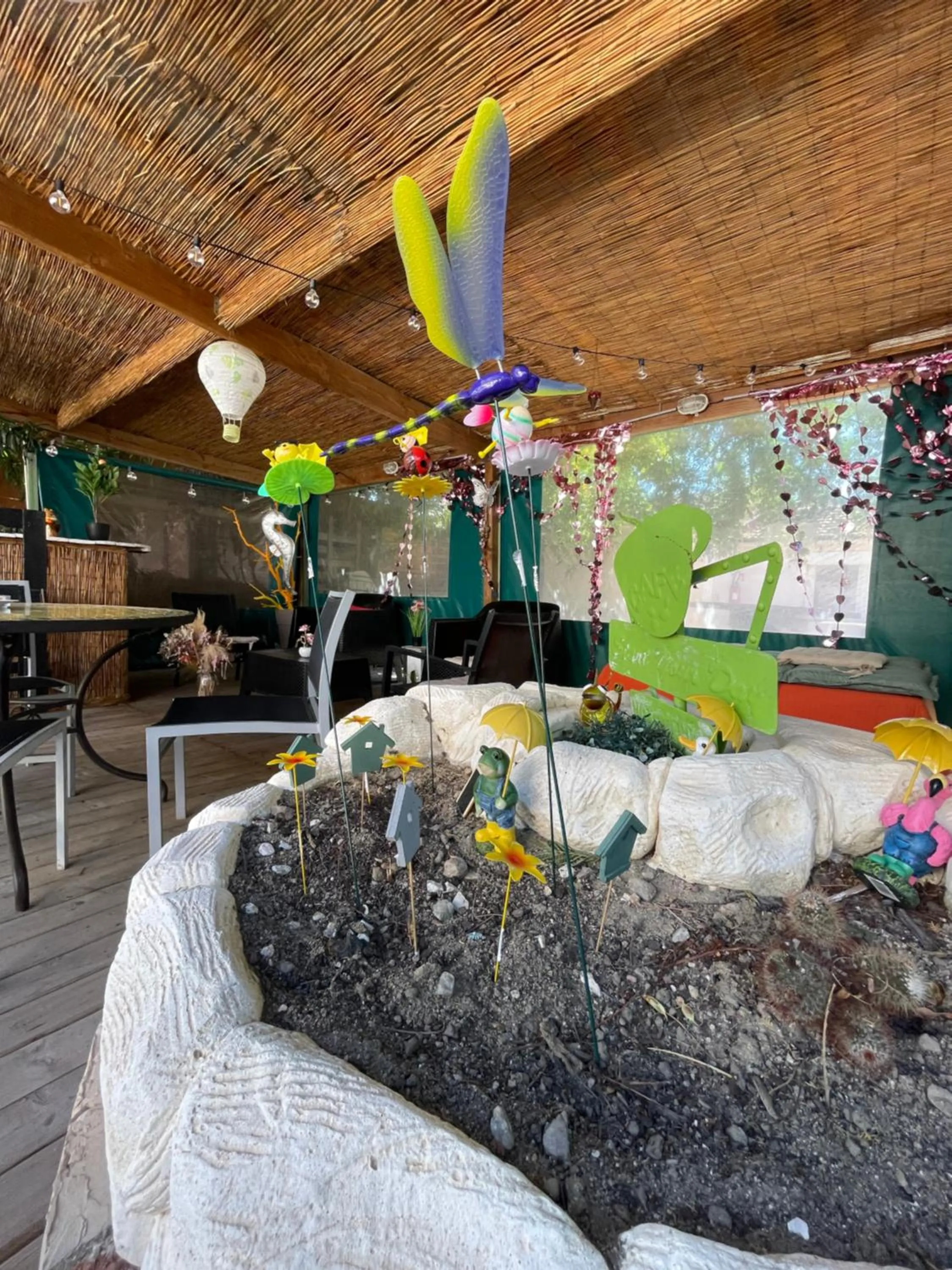 Patio in Hotel Clair Logis