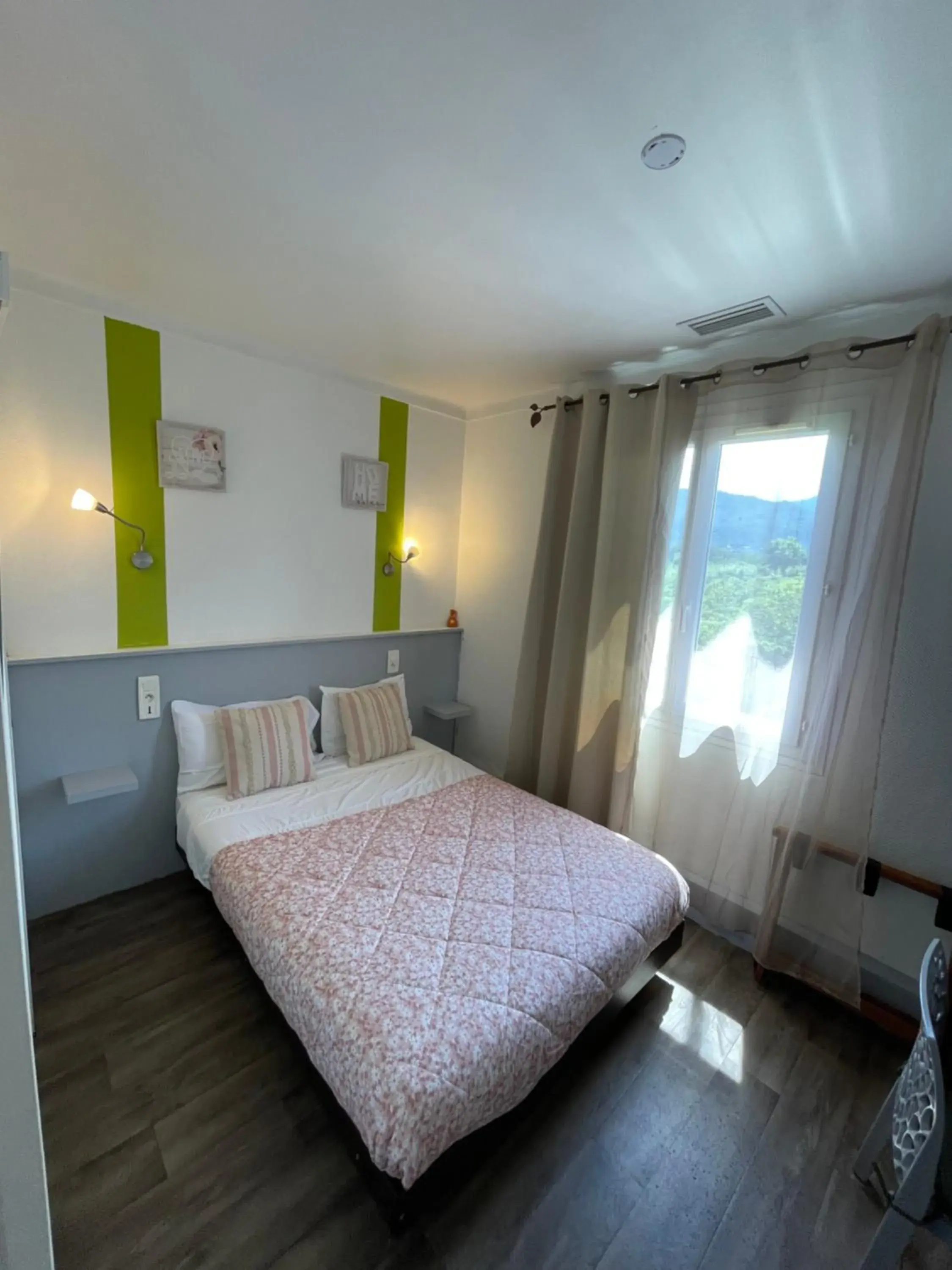 Double Room in Hotel Clair Logis Double Room in Hotel Clair Logis