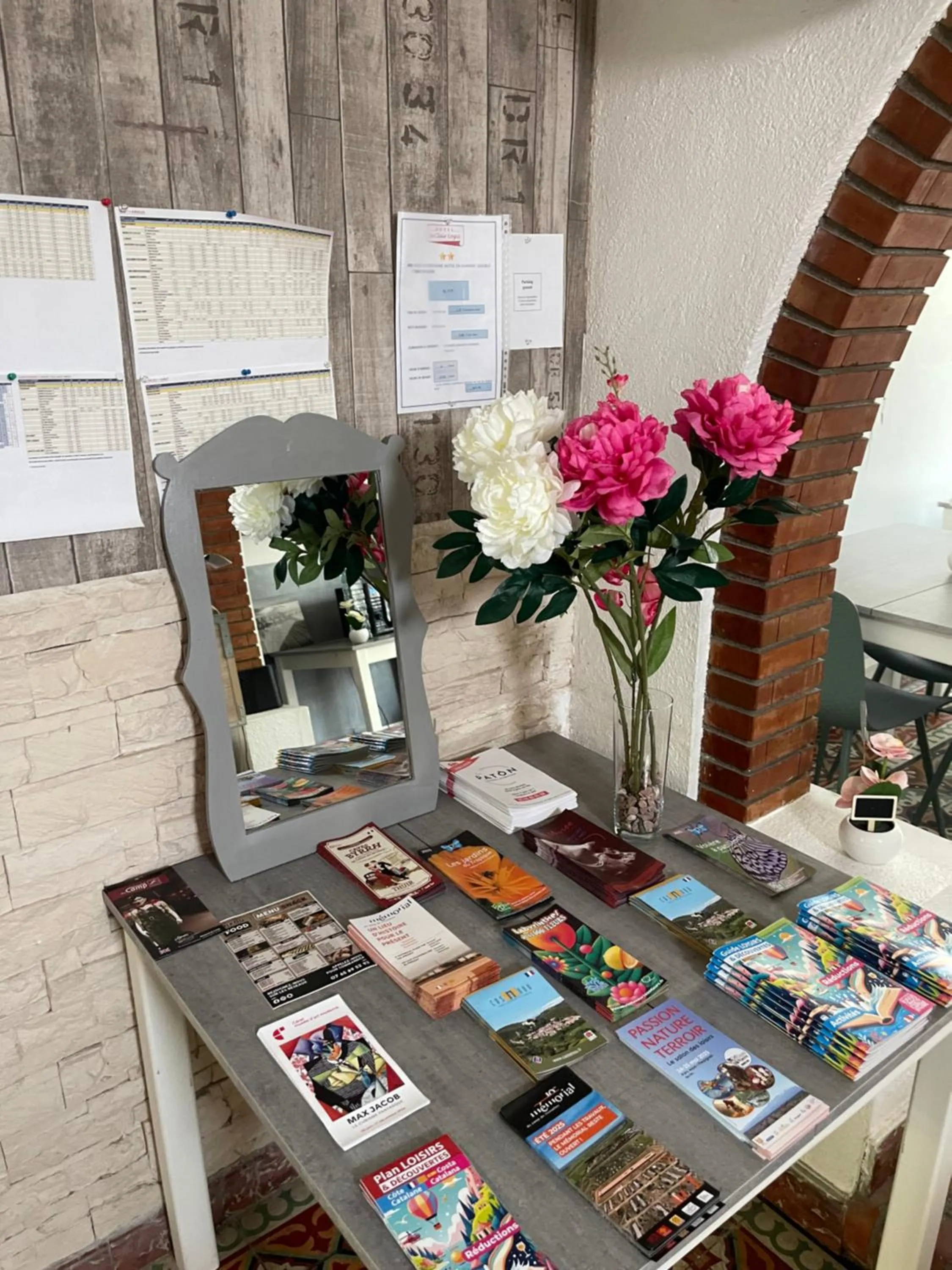 Lobby or reception in Hotel Clair Logis