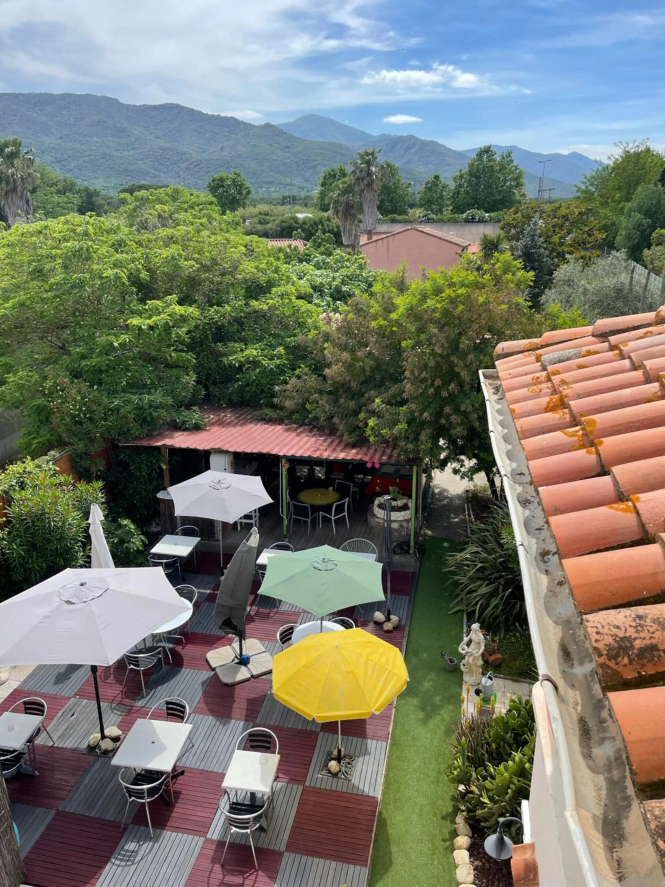 Garden view in Hotel Clair Logis