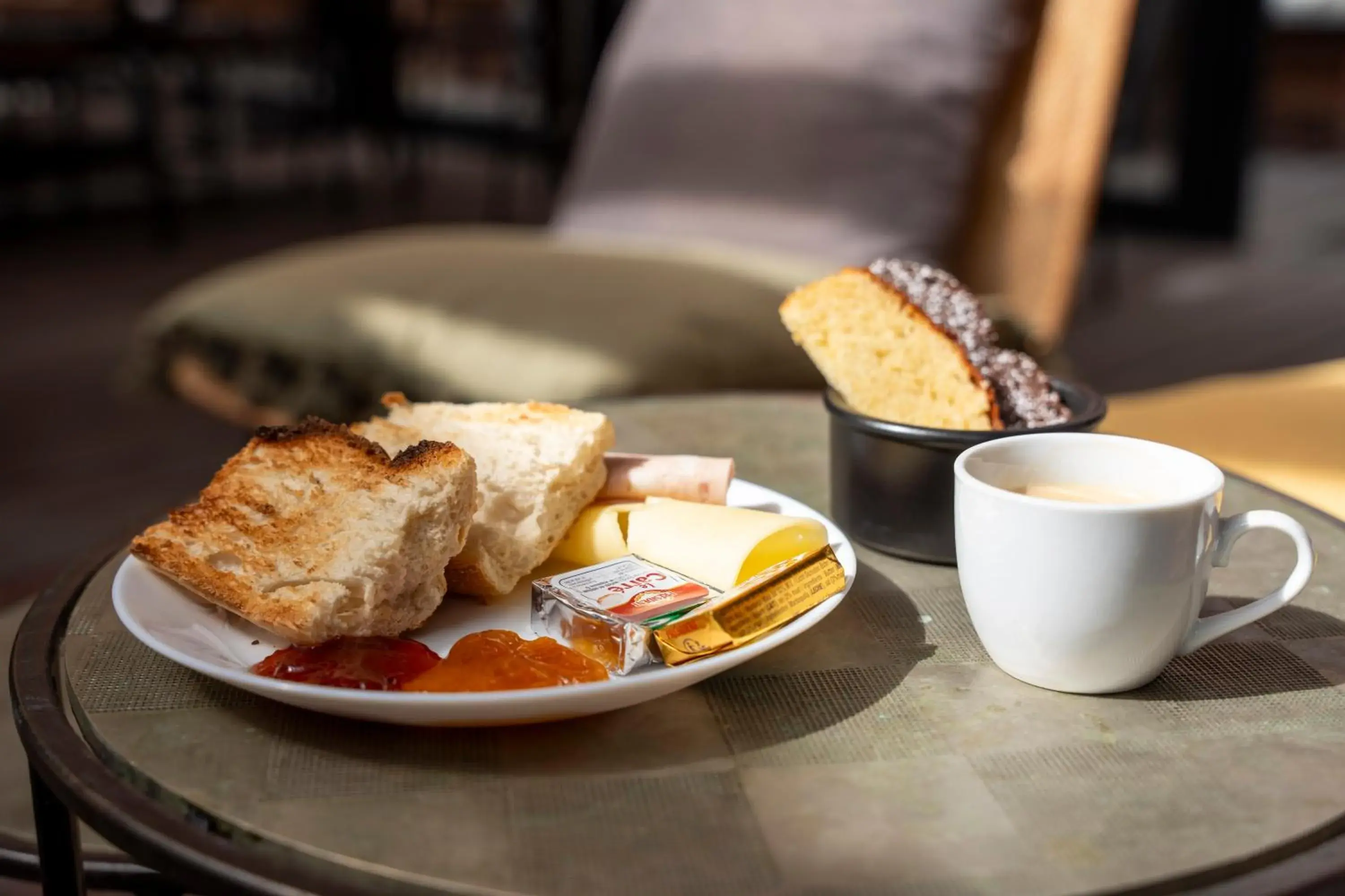 Food and drinks in Hotel SUB Food and drinks in Hotel SUB