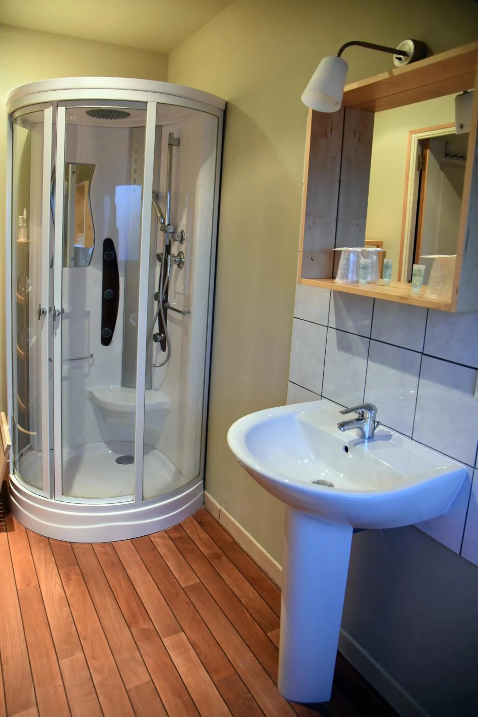 Bathroom in La Marine