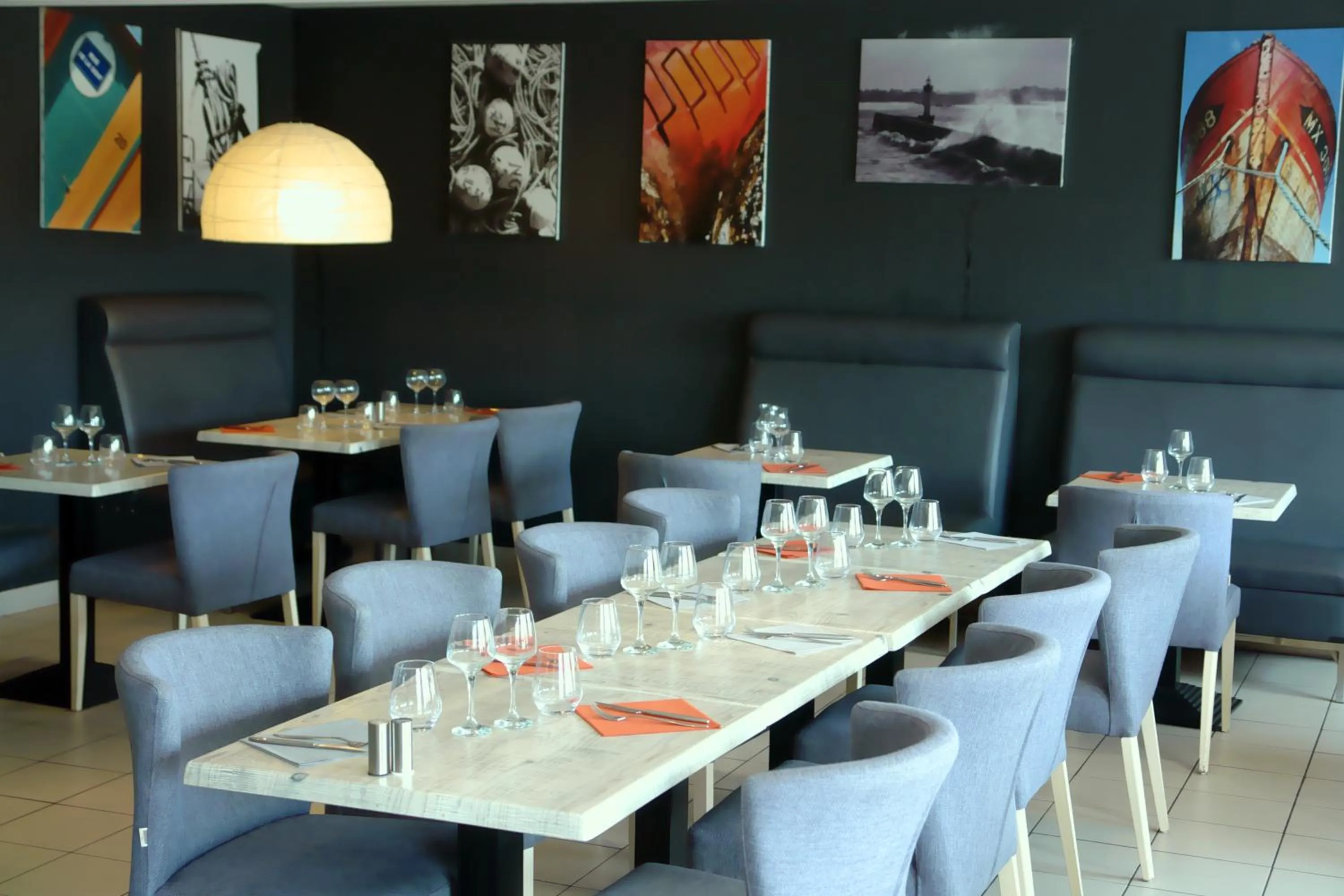 Restaurant/places to eat in La Marine