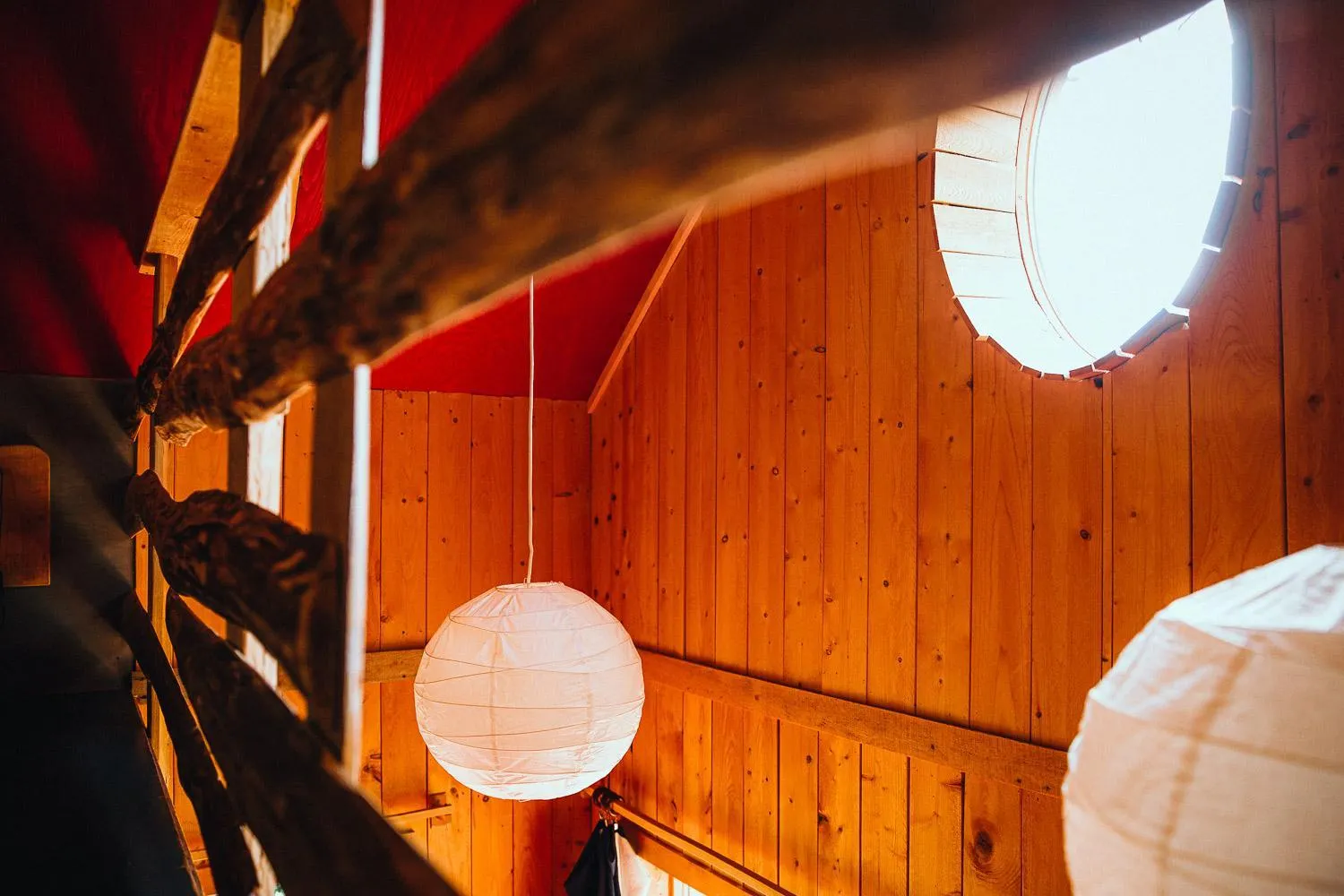 Decorative detail in Canopée Lit