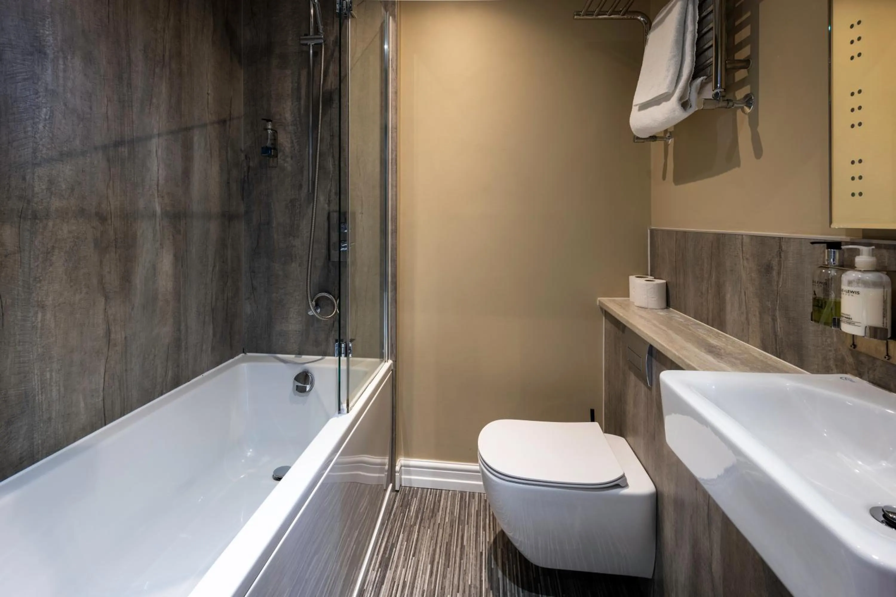 Bathroom in The Royal Station Hotel