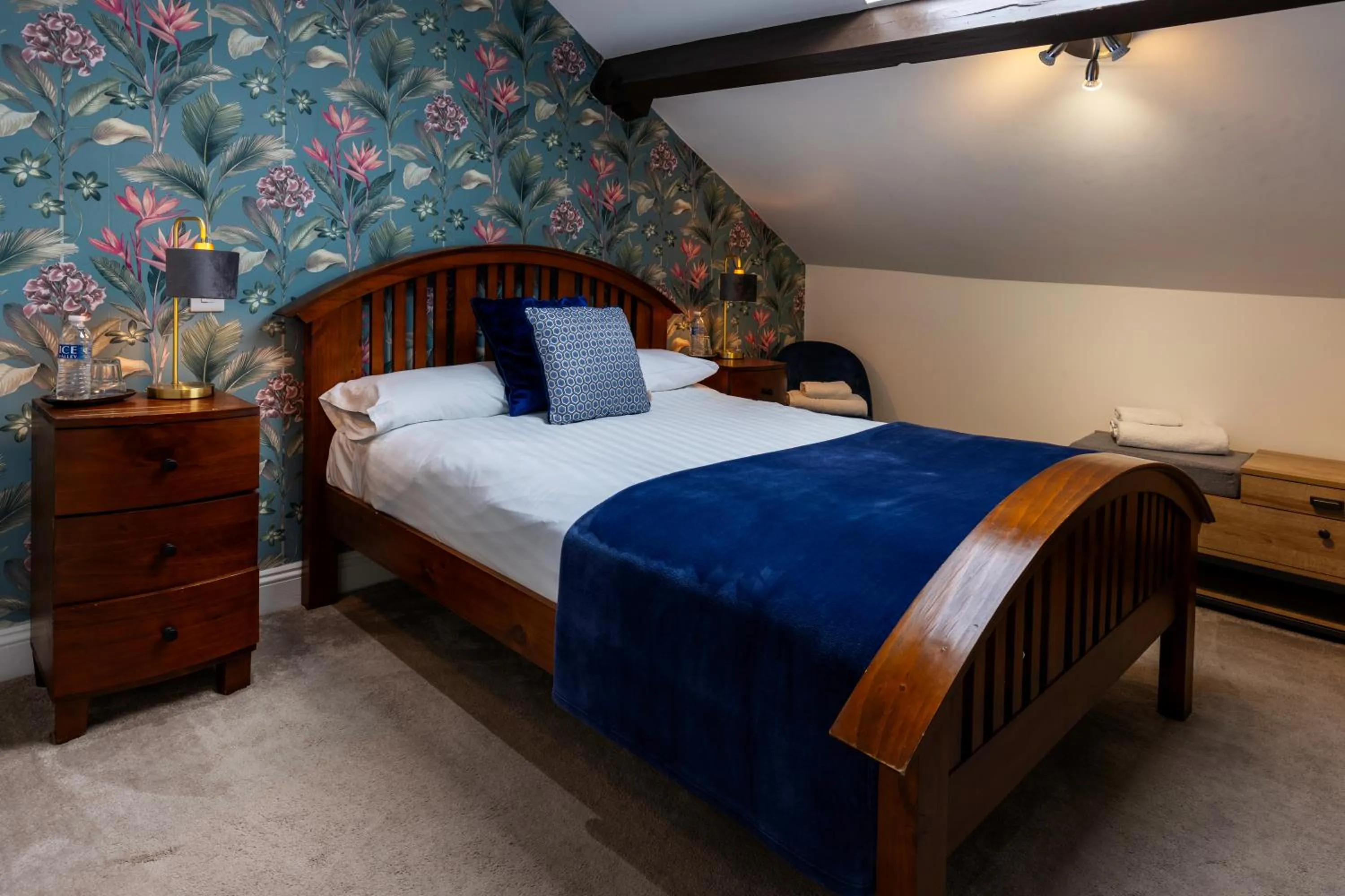 Bed in The Royal Station Hotel