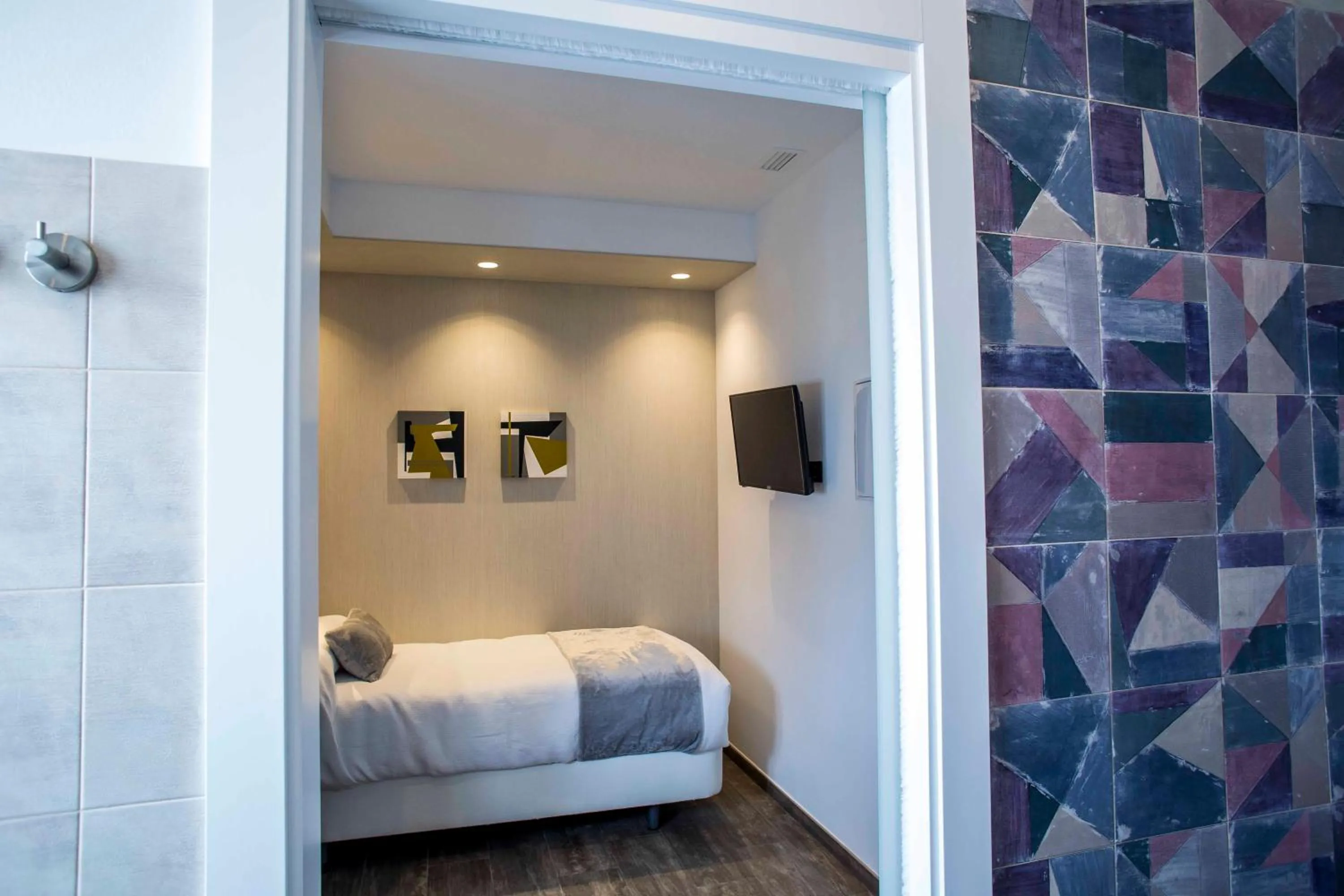 Decorative detail, Bed in Hostal Sevilla Santa Justa - Adults only