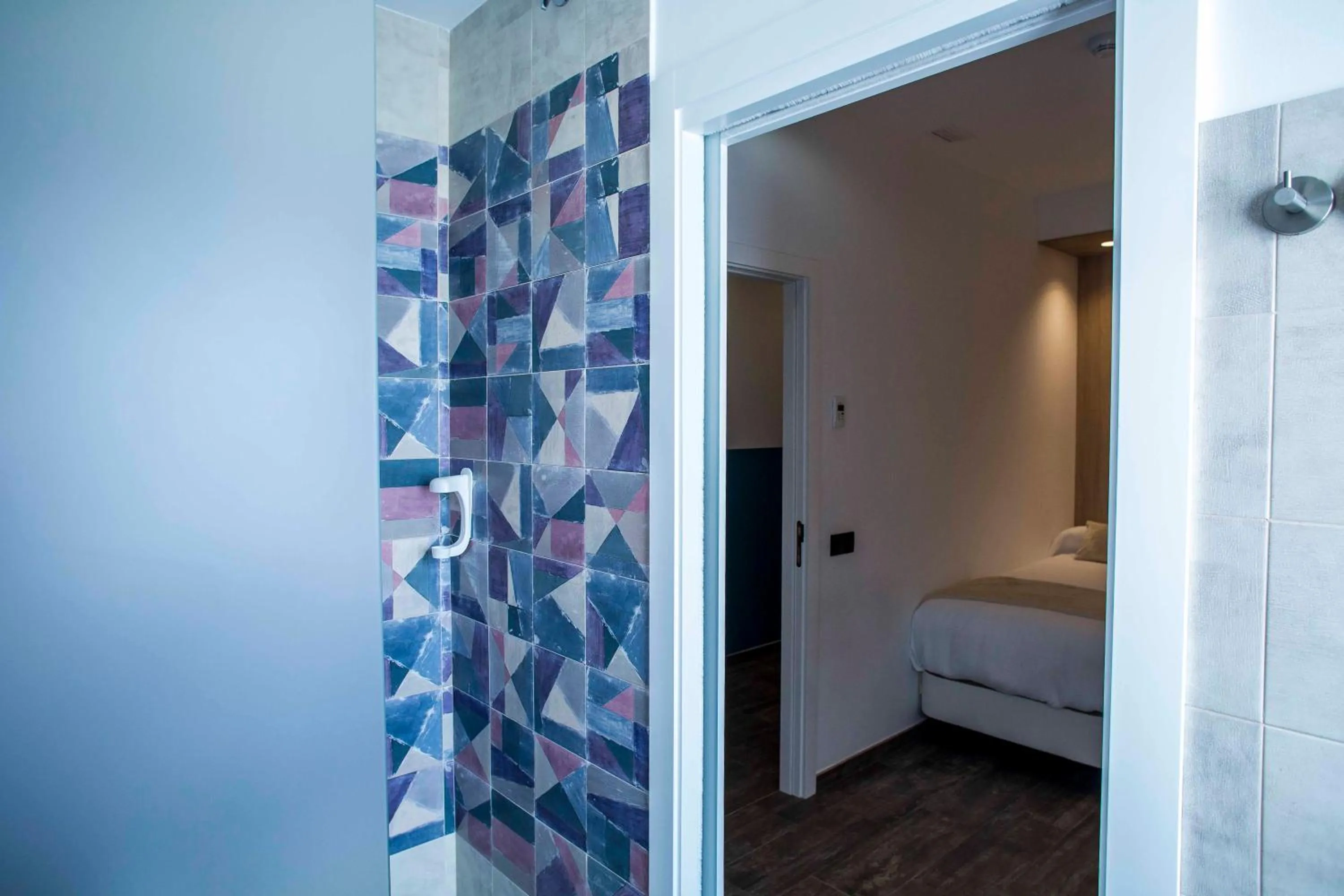 Shower in Hostal Sevilla Santa Justa - Adults only