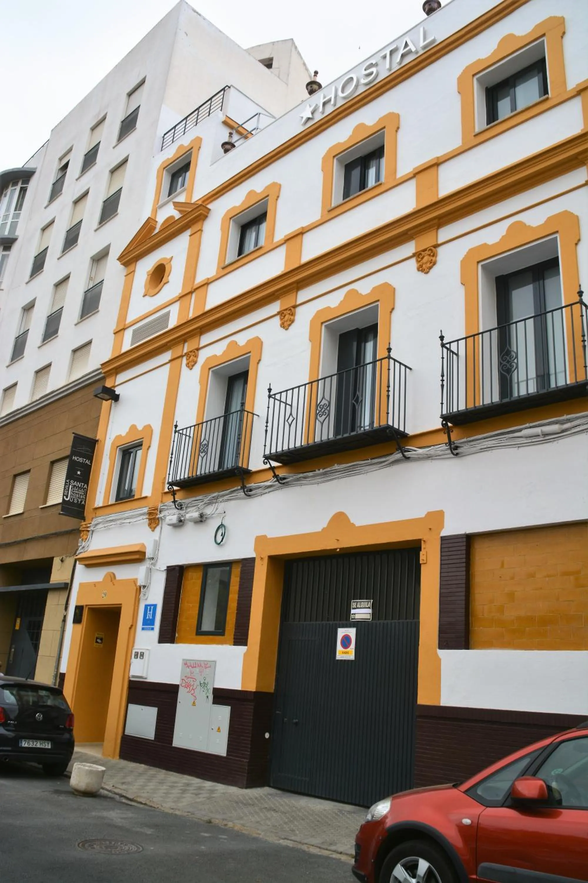 Facade/entrance in Hostal Sevilla Santa Justa - Adults only