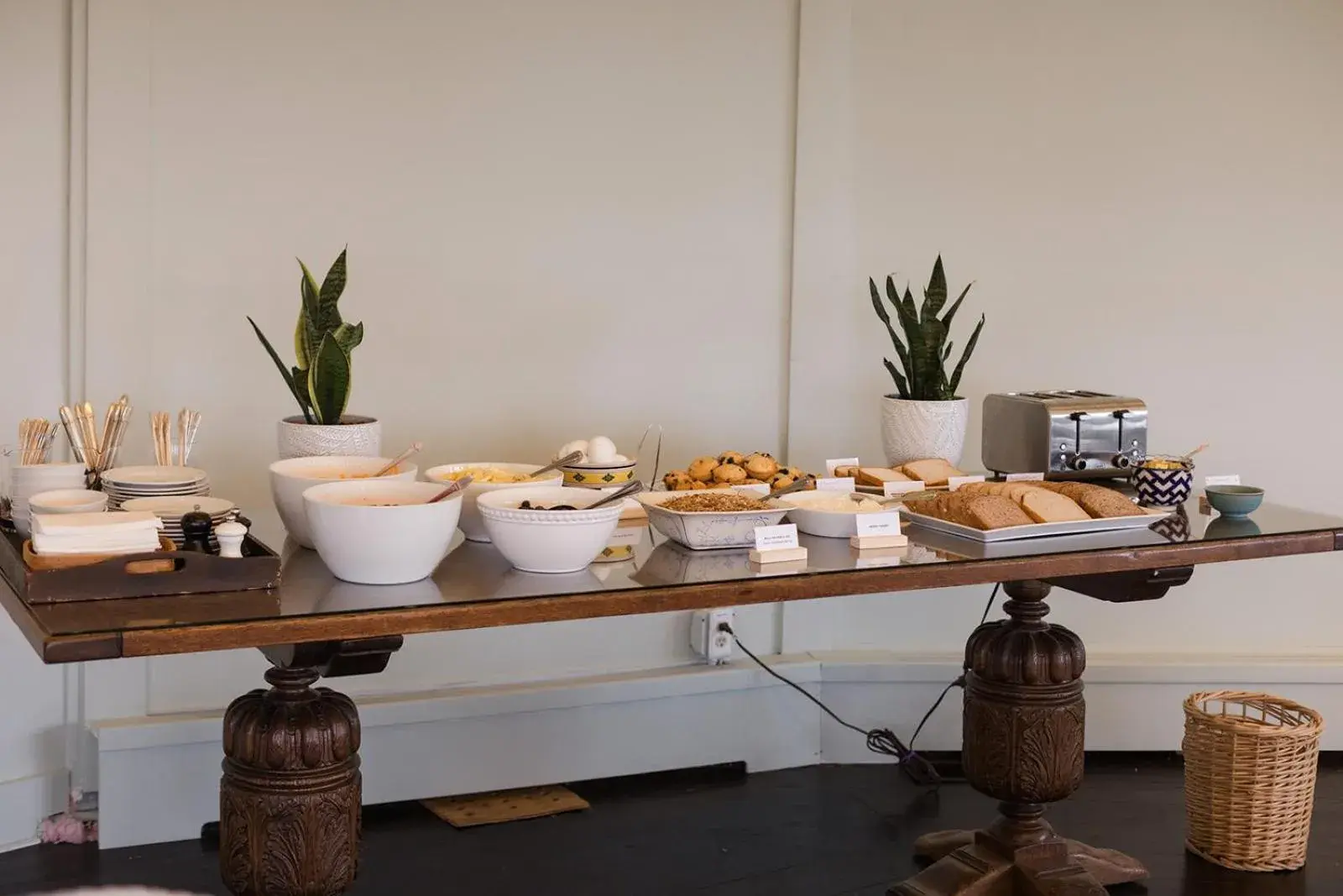 Buffet breakfast in Apple Tree Inn Buffet breakfast in Apple Tree Inn