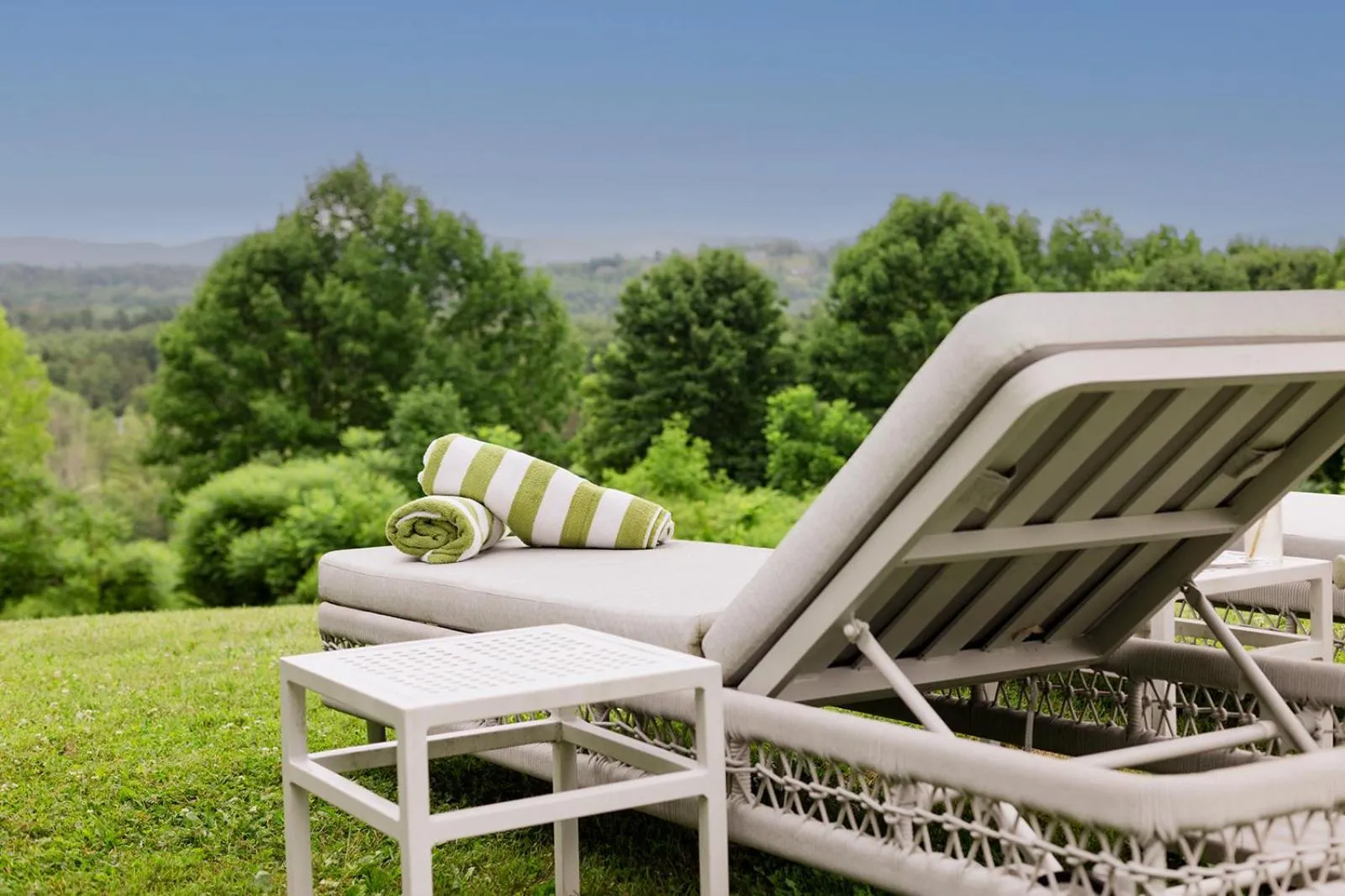 sunbed in Apple Tree Inn