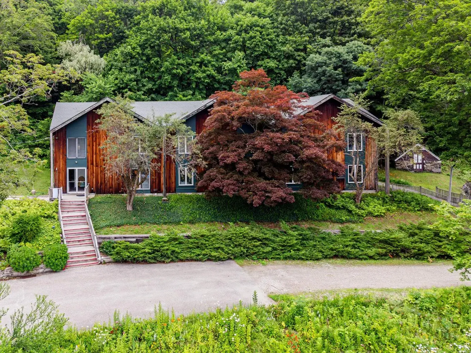 Property building in Apple Tree Inn Property building in Apple Tree Inn